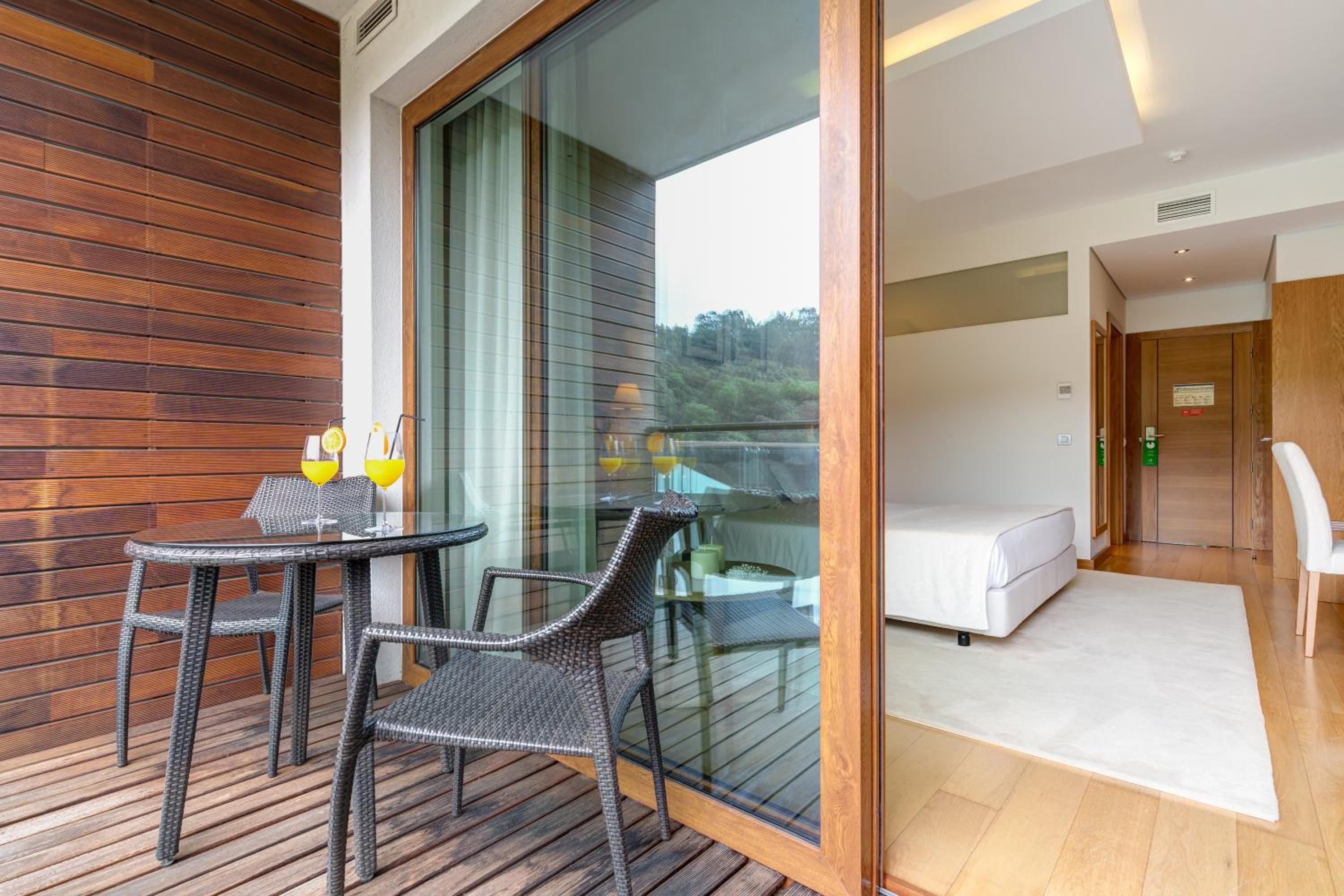 Double Room with River View - Photo 6