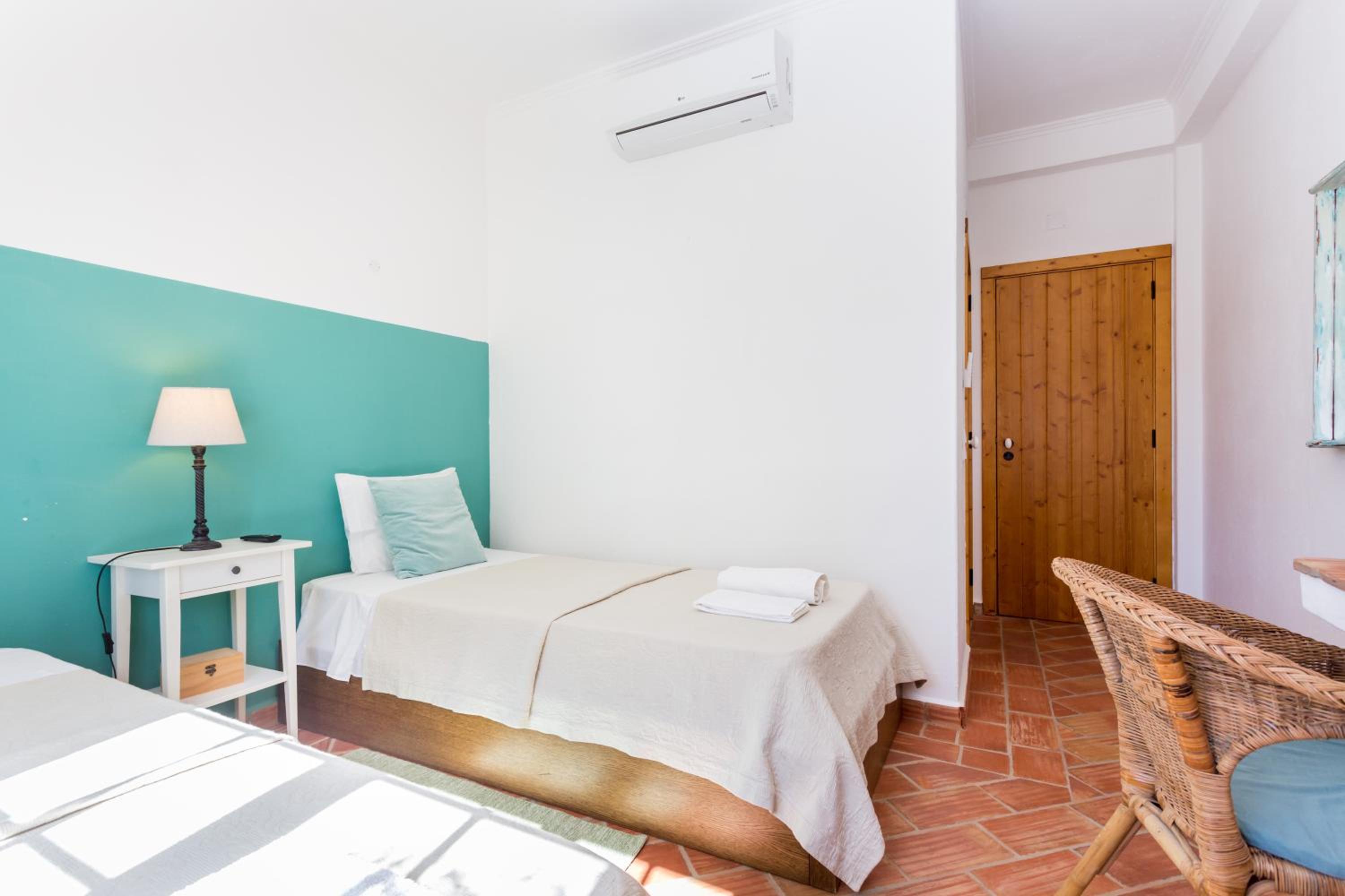 Twin Room - Photo 1