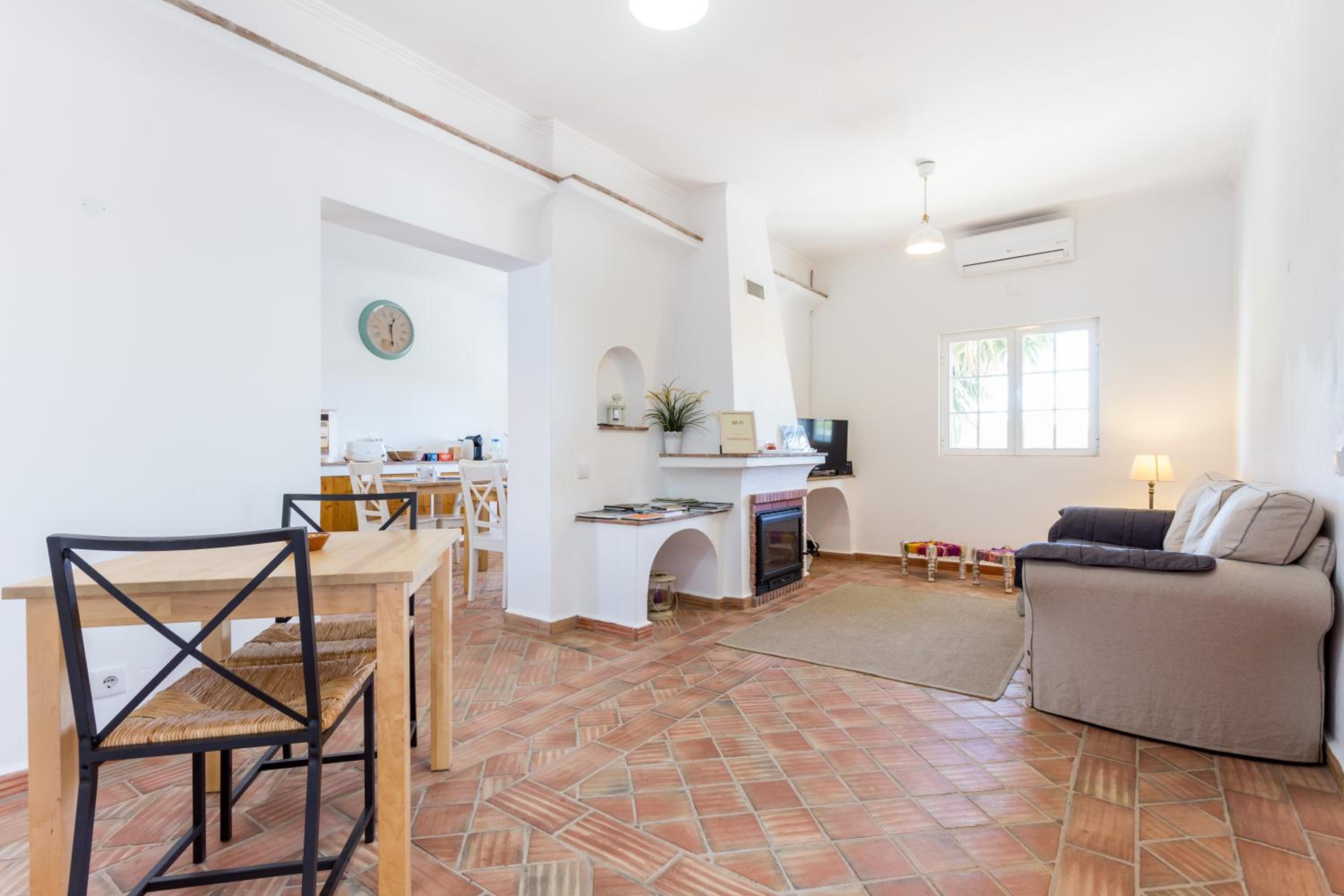 Double Room - Photo 9
