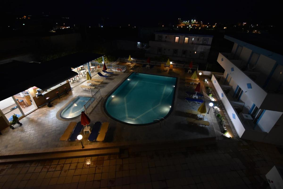 Standard Double or Twin Room with Sea View photo 2