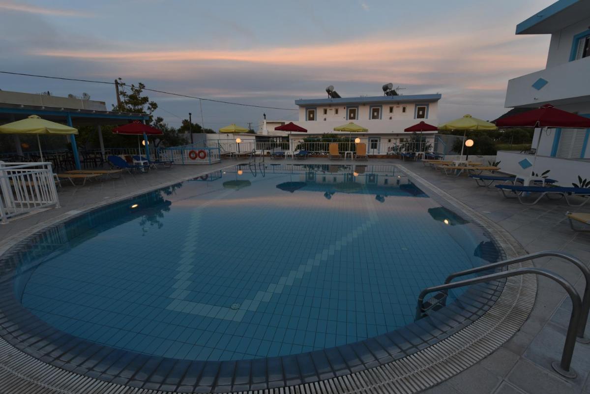 Standard Double or Twin Room with Sea View photo 3