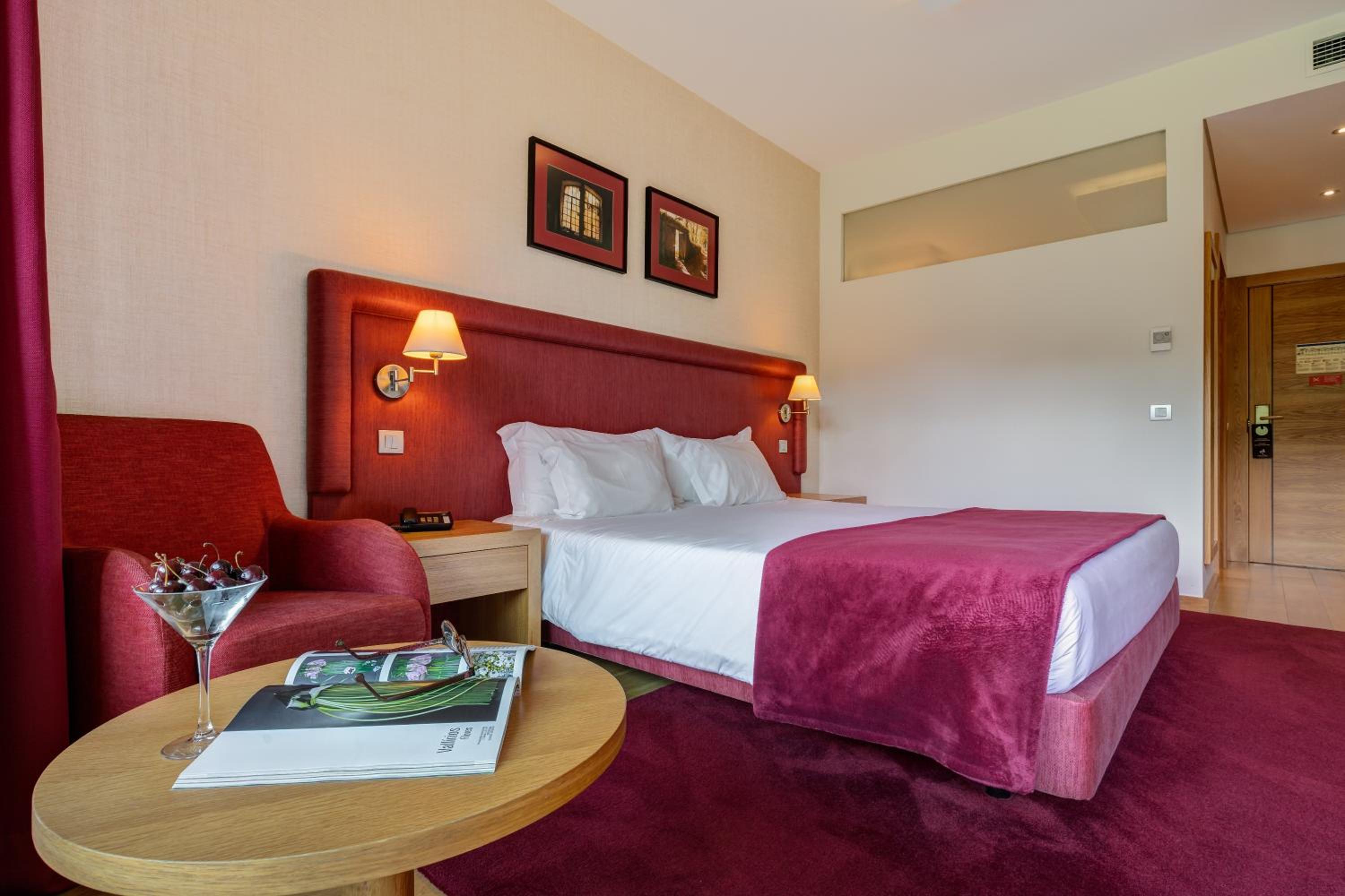 Double Room with River View - Photo 11
