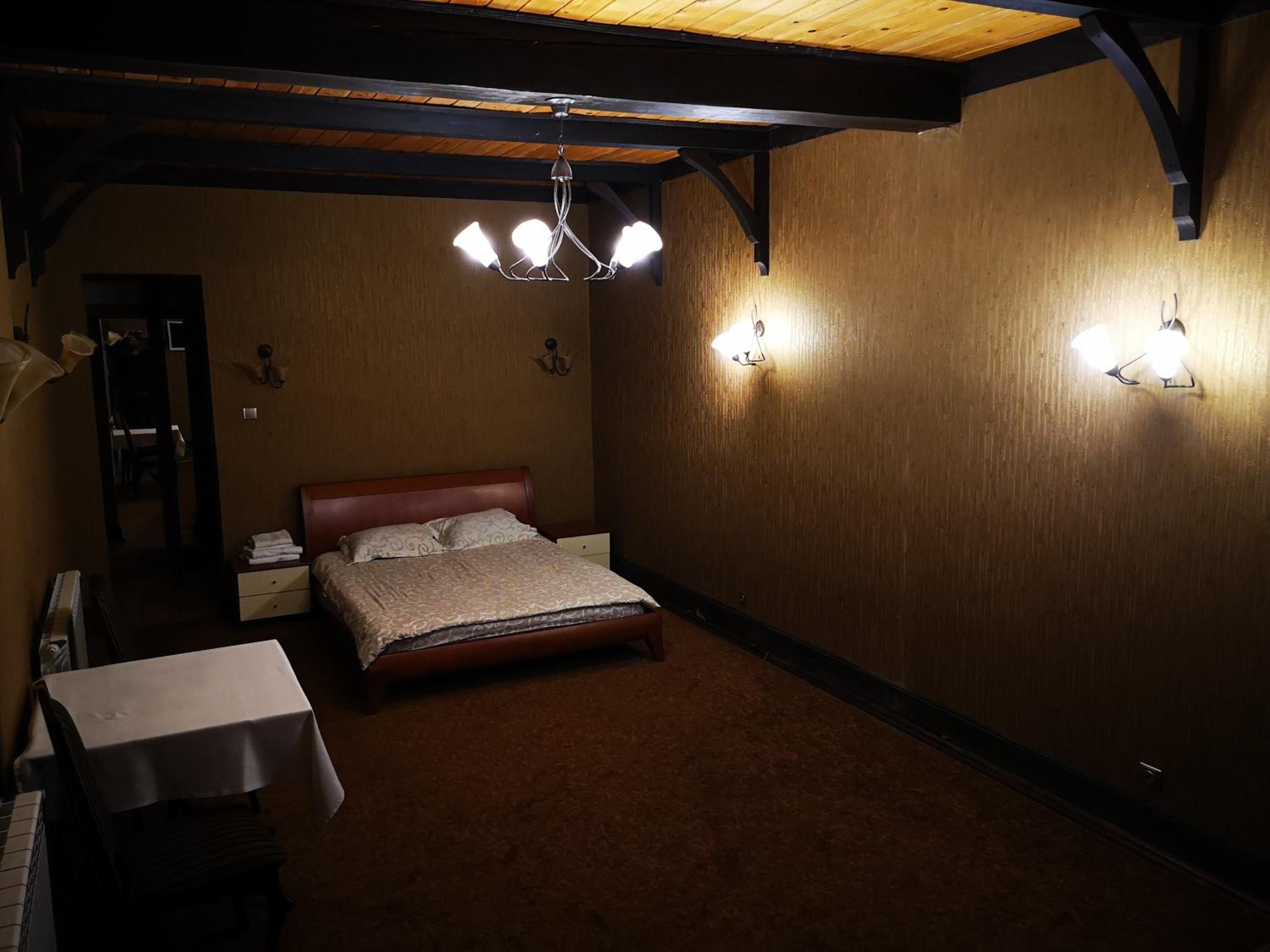 Large Double Room Without Window photo 2