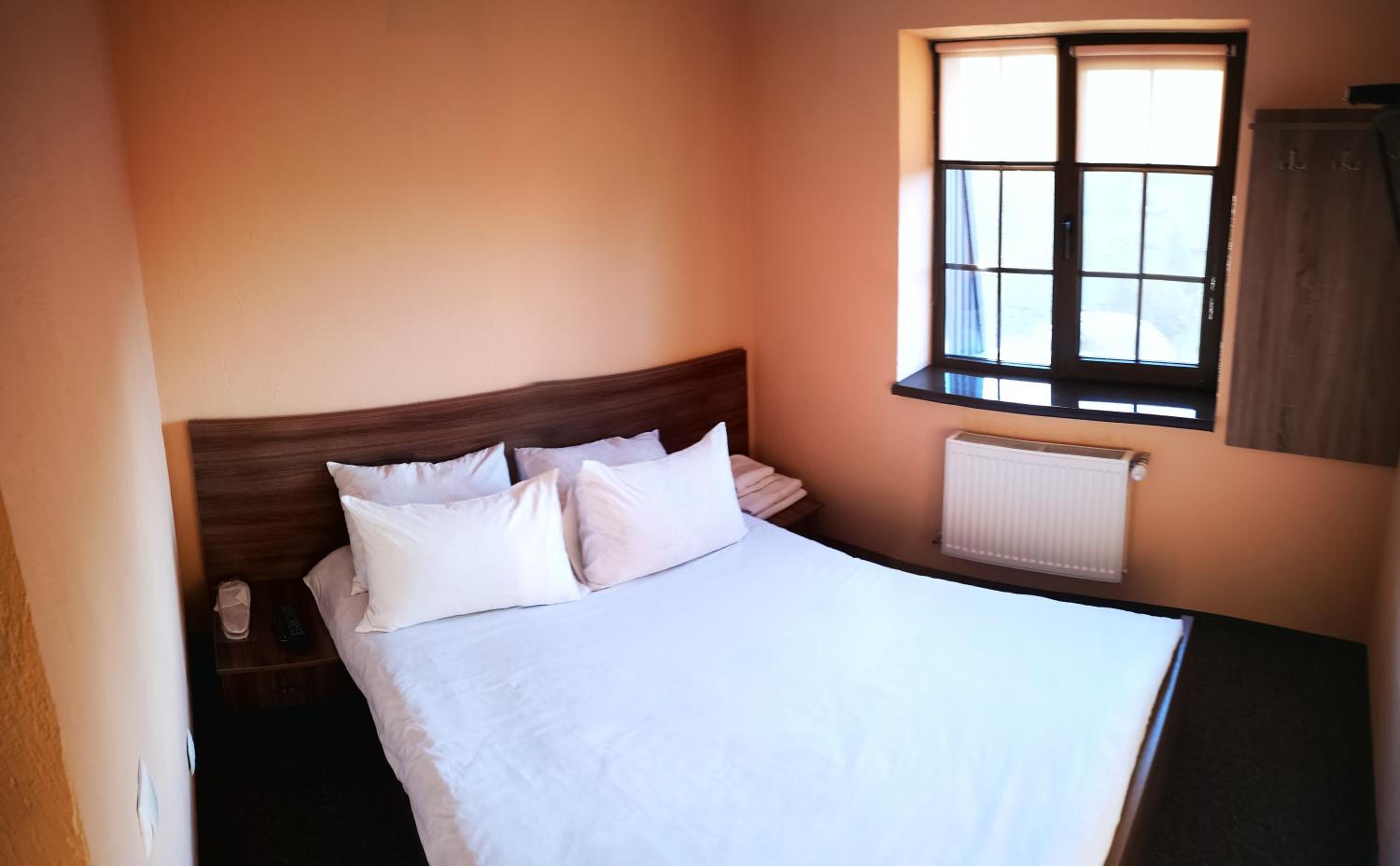 Budget Double Room photo 3