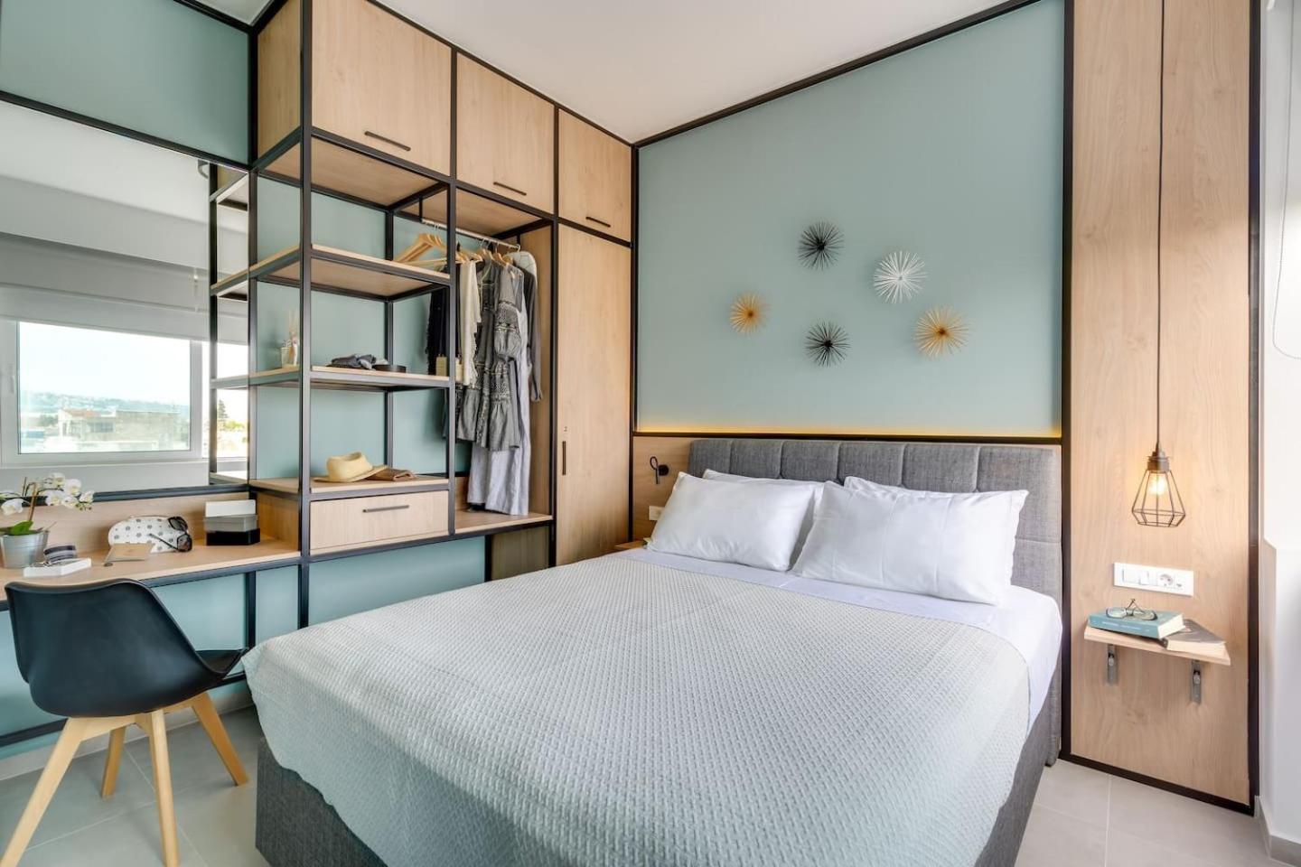 One-Bedroom Apartment with City View