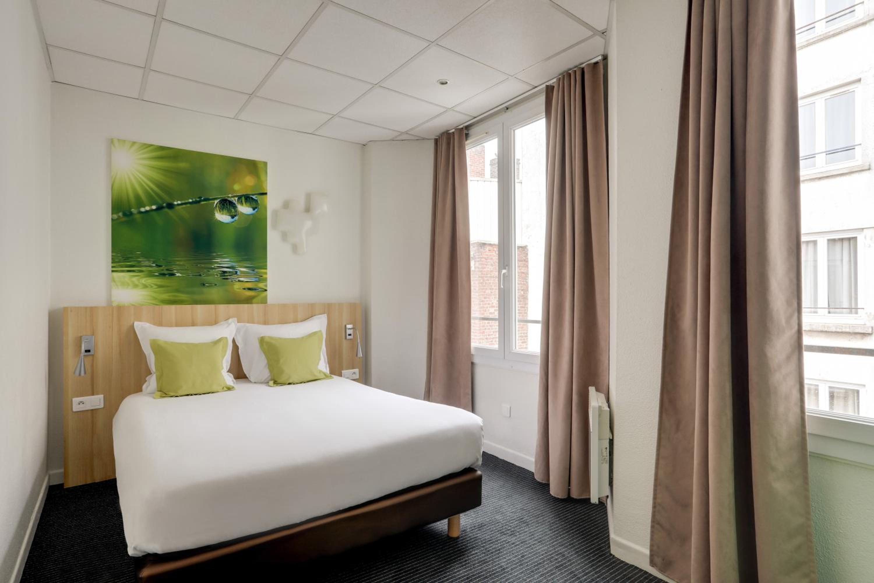 Double Room - Photo 10