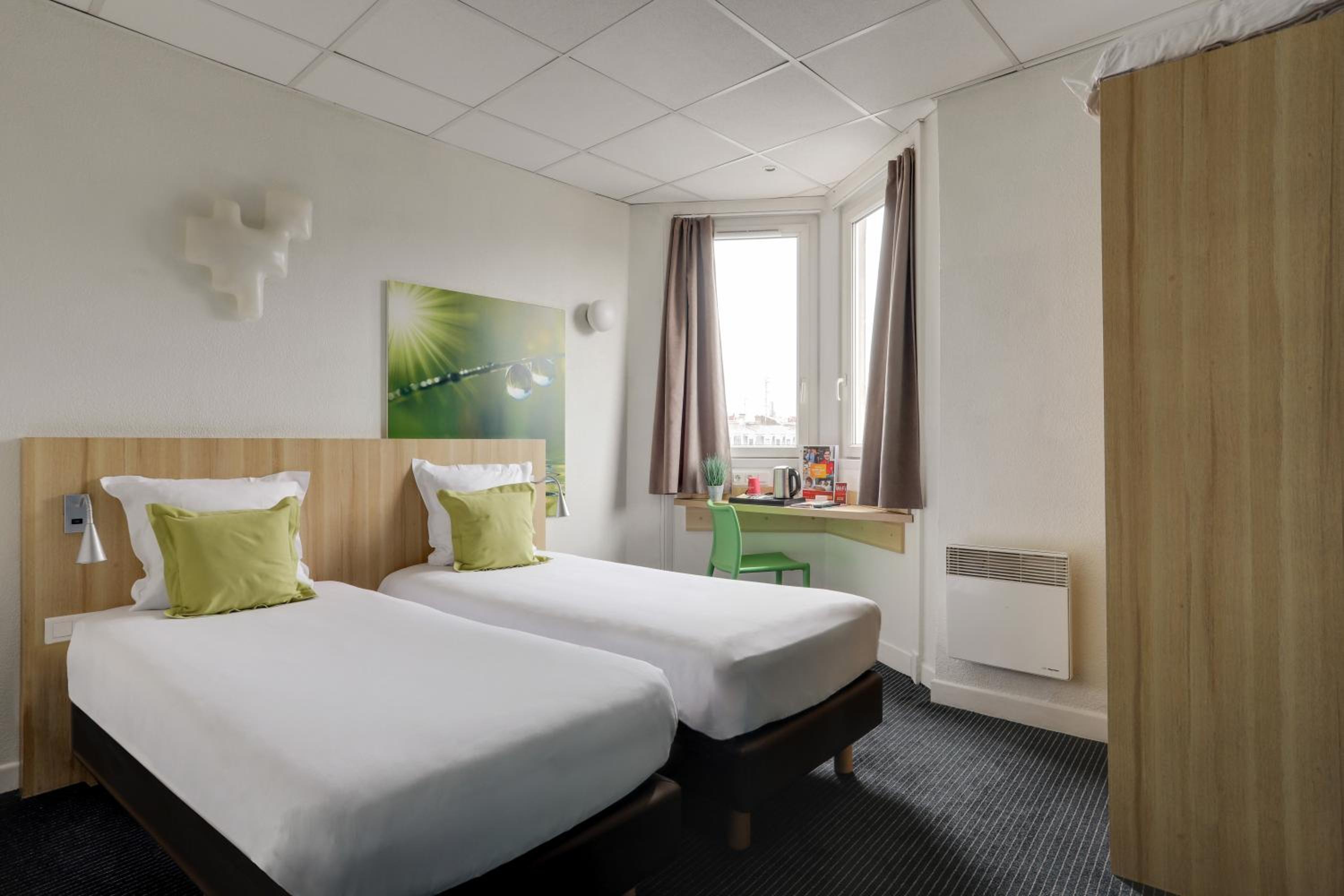 Twin Room - Photo 1