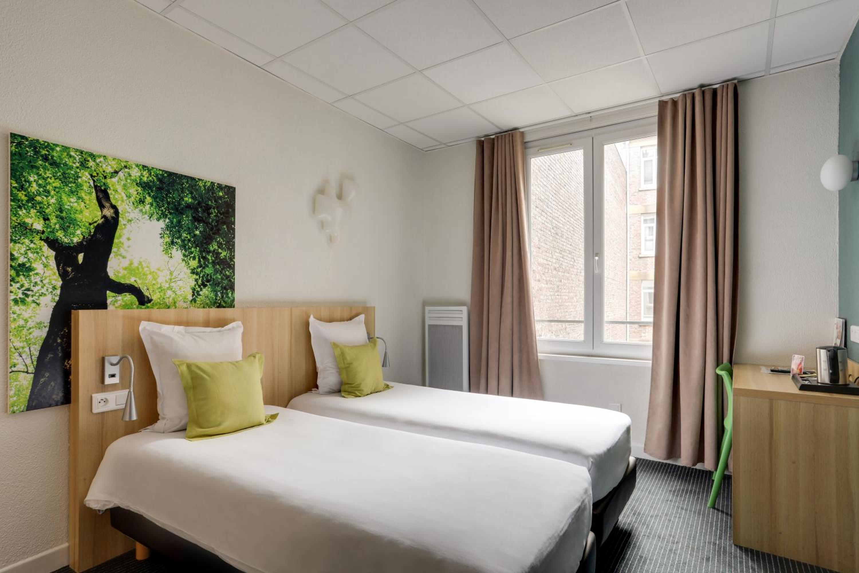 Twin Room - Photo 9