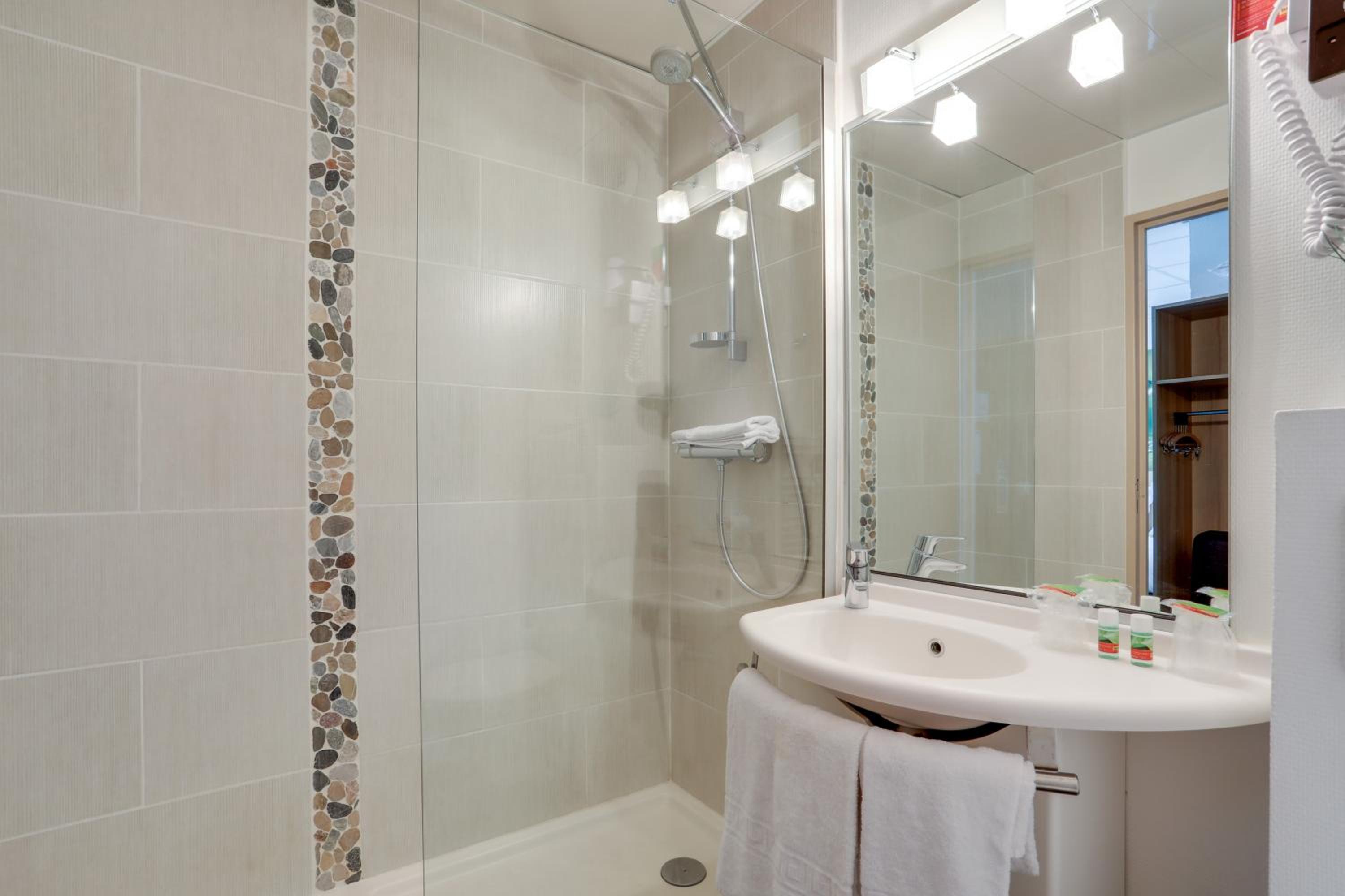 Double Room - Photo 8