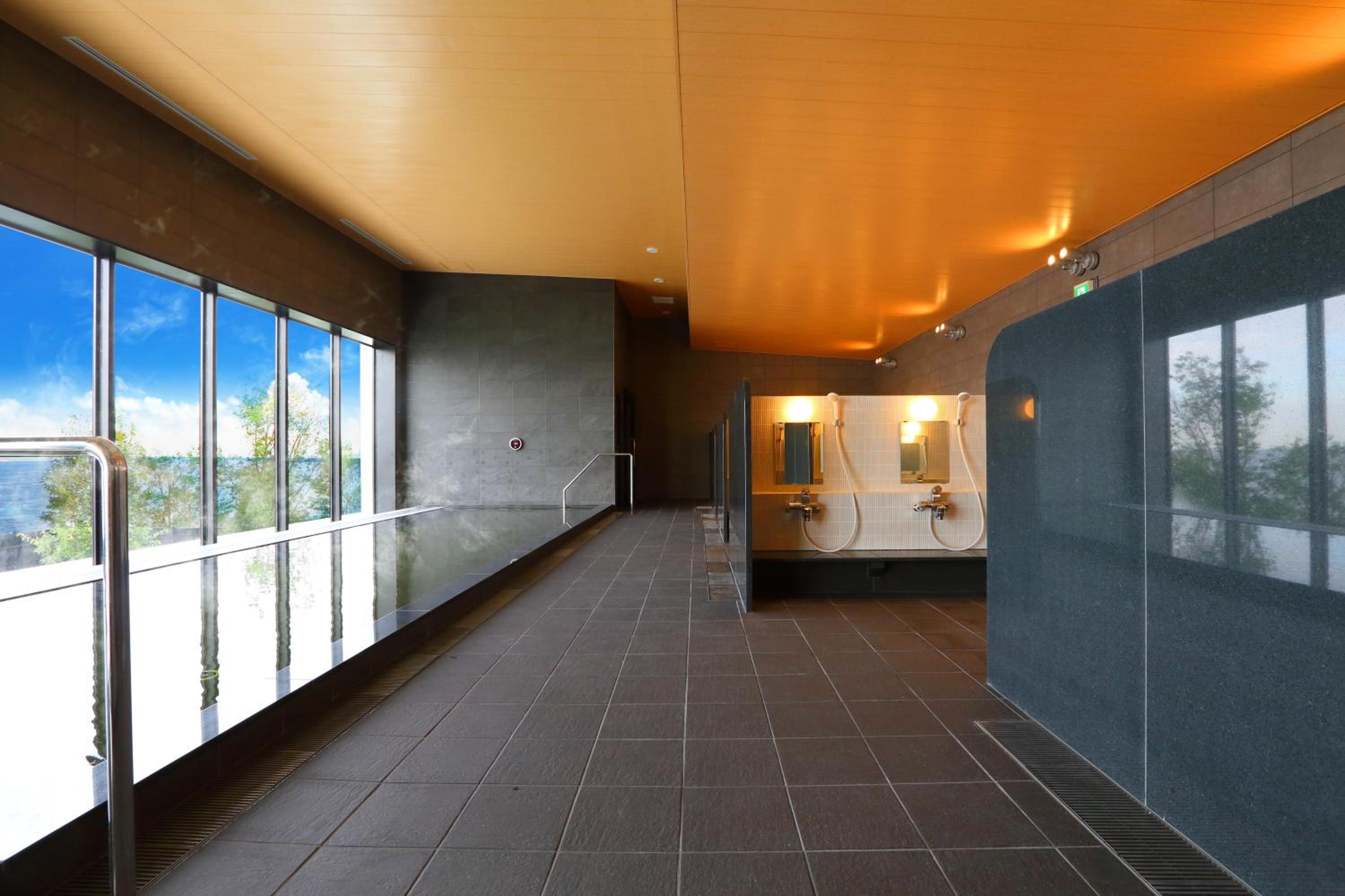 Deluxe Twin Room with Ocean View - Photo 16