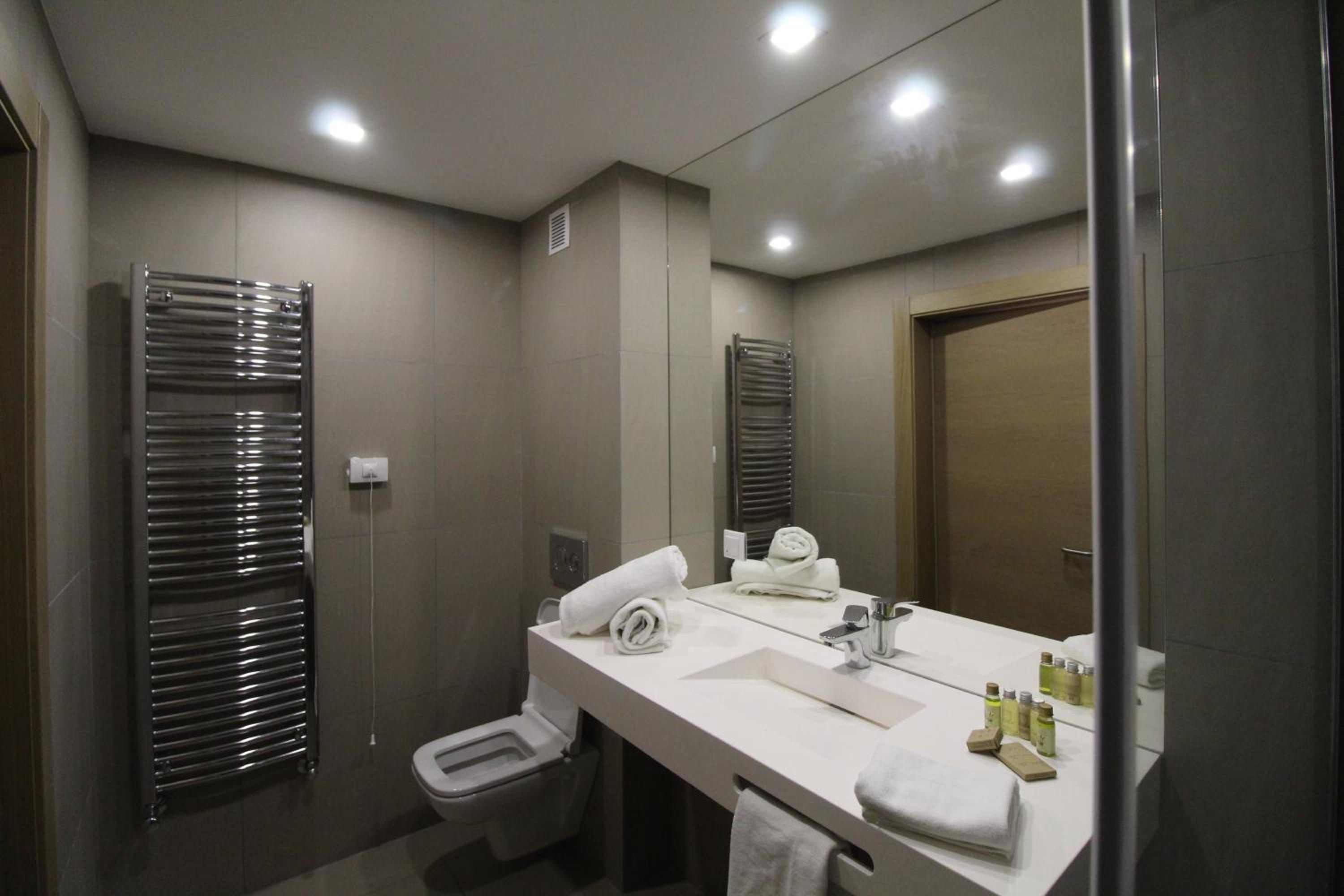 Double Room - Photo 9