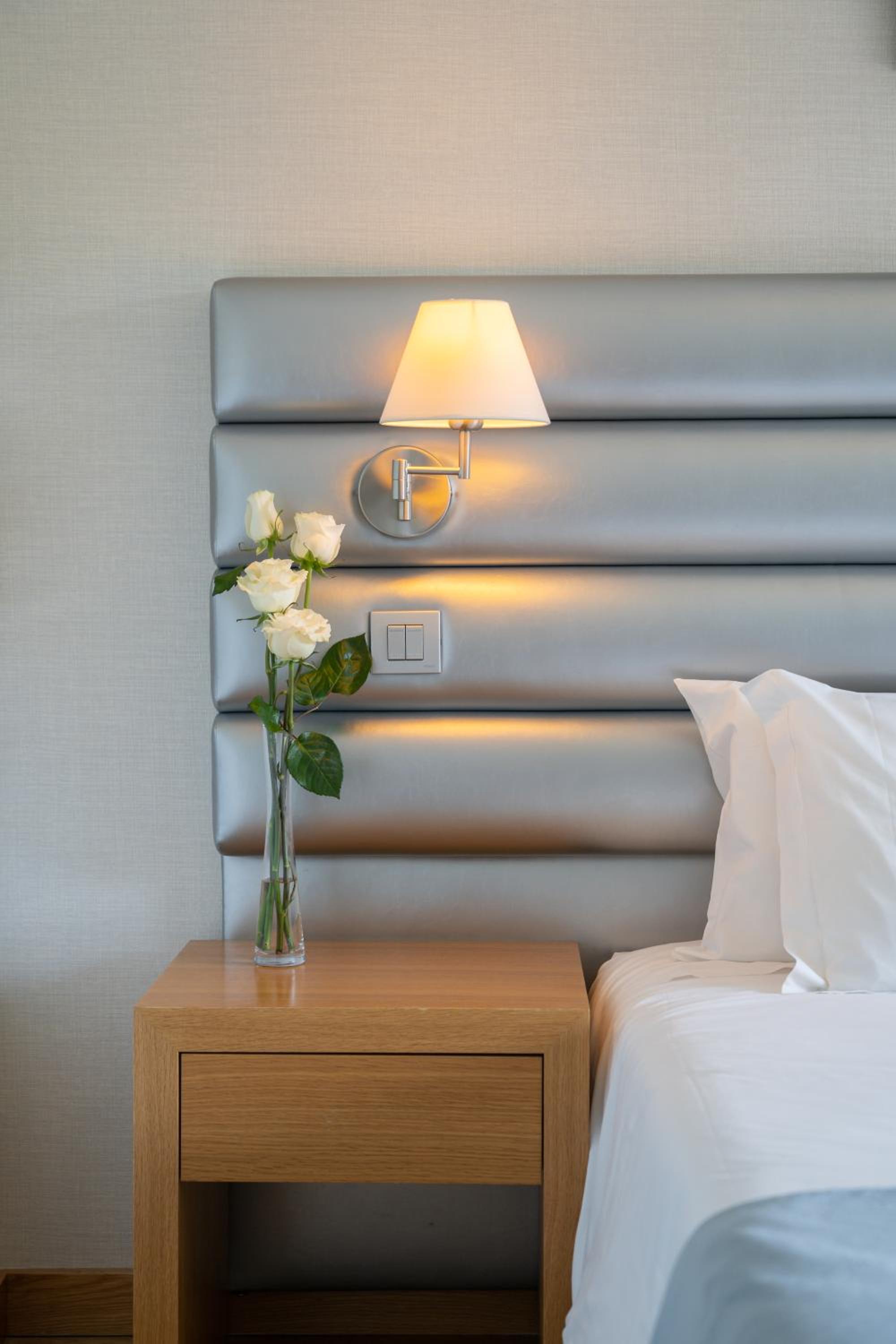 Twin Room with River View - Photo 5