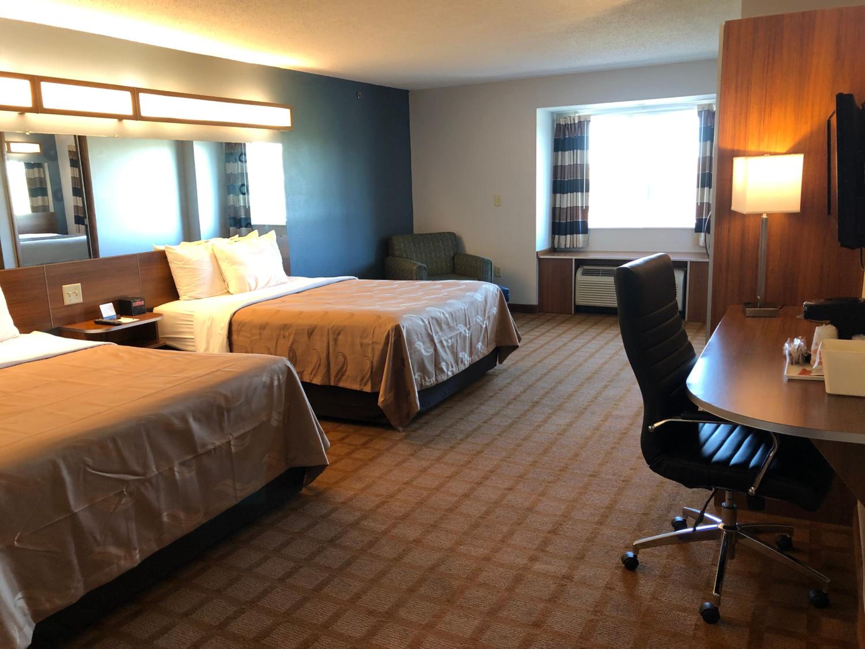 Queen Room with Two Queen Beds - Non-Smoking - Photo 1