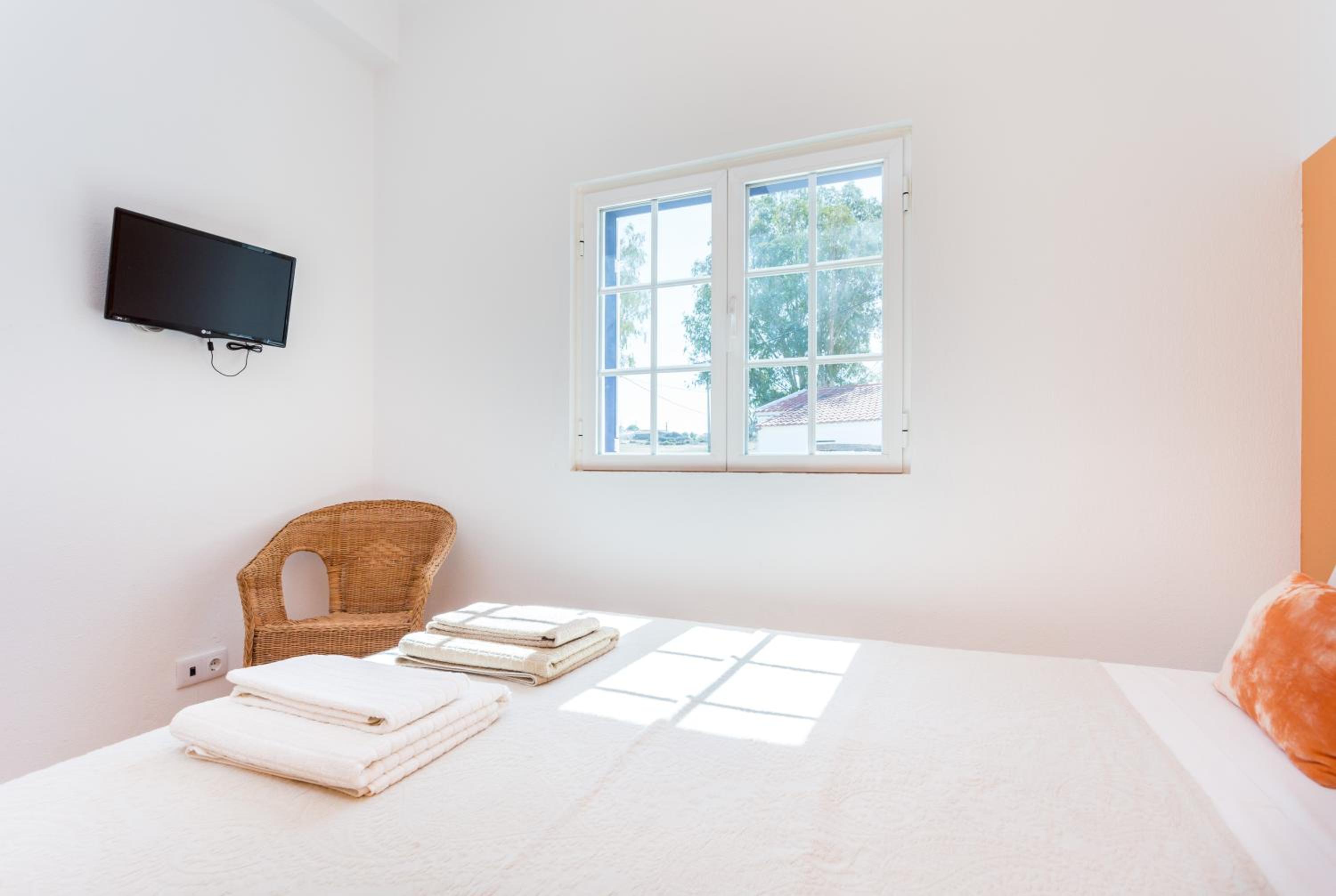 Double Room - Photo 12