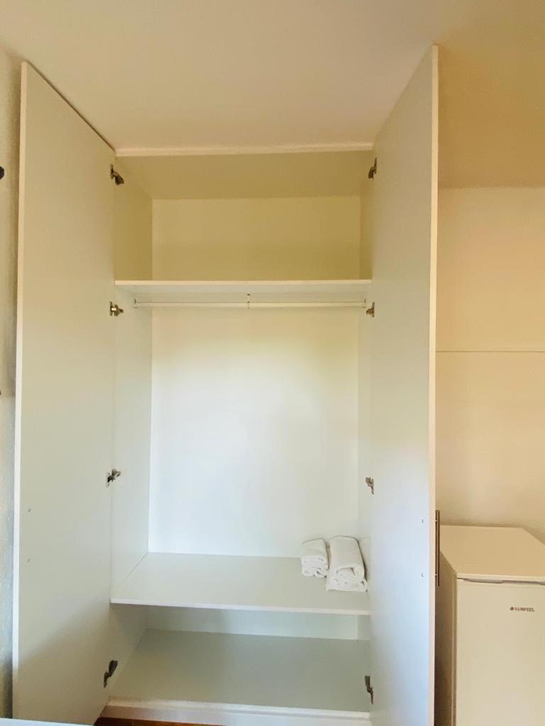 Twin Room with Private Bathroom - Photo 6