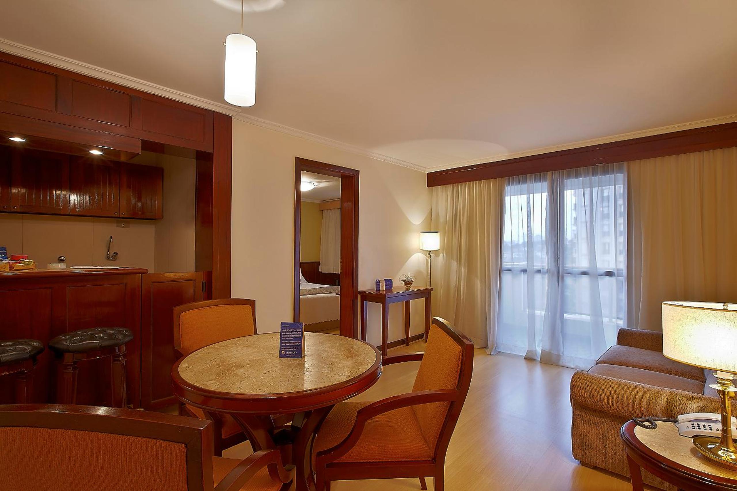 Deluxe Queen Room - Photo 1