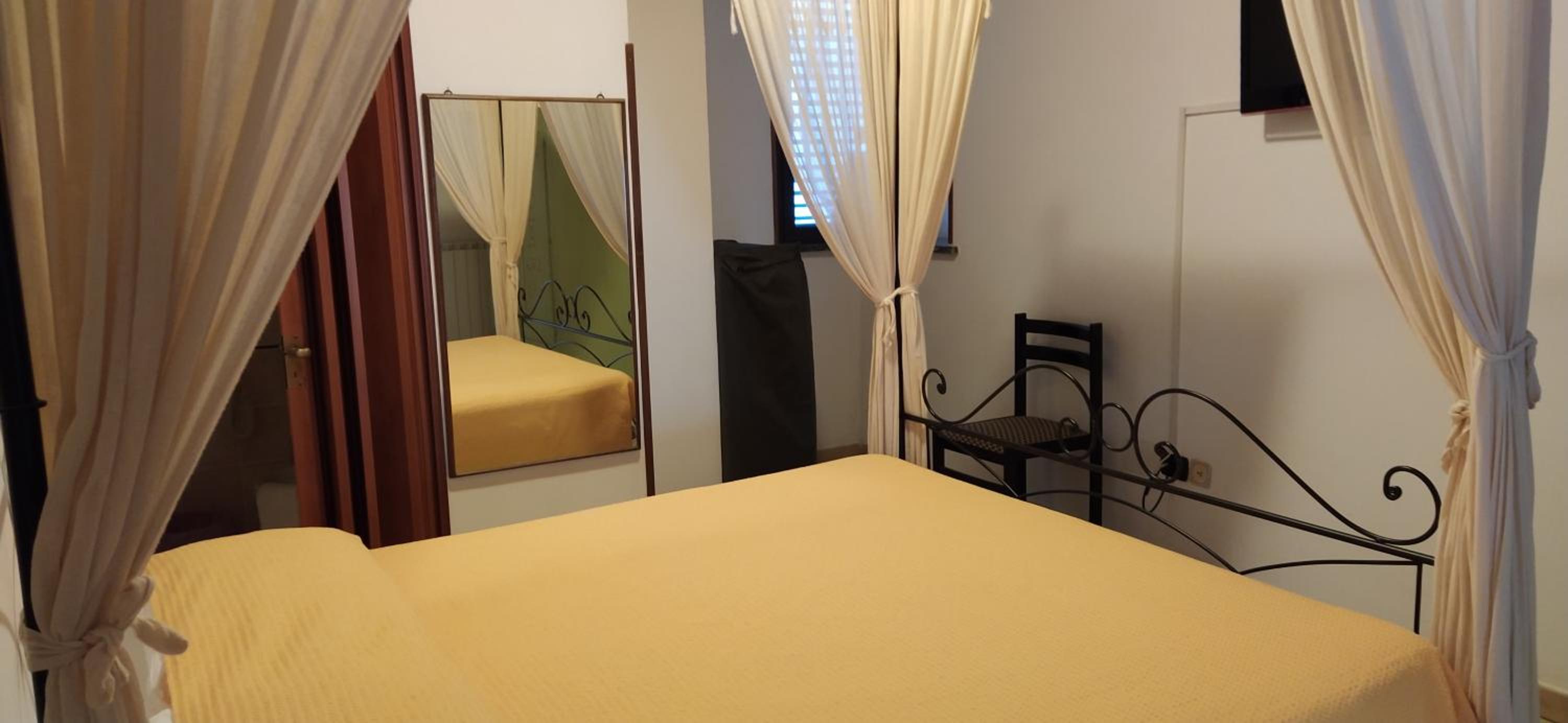 Triple Room with Private Bathroom photo 2