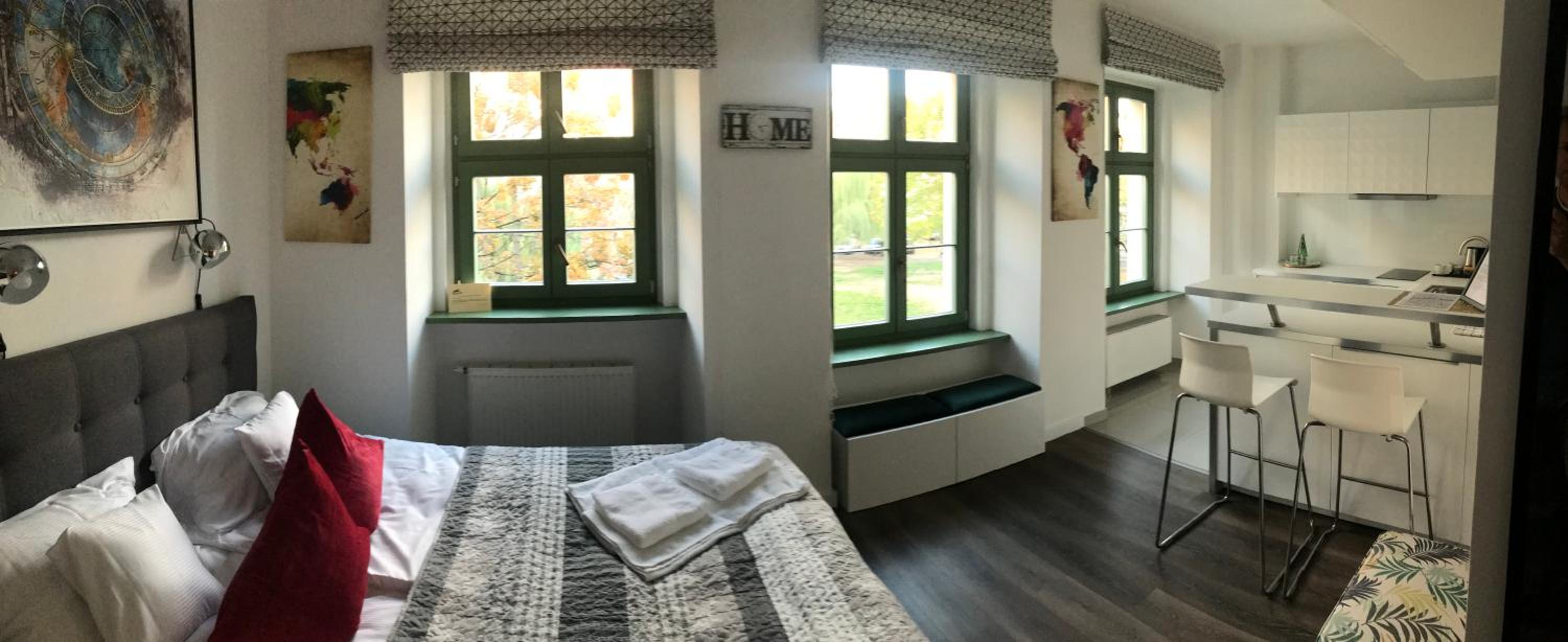 One-Bedroom Apartment photo 2