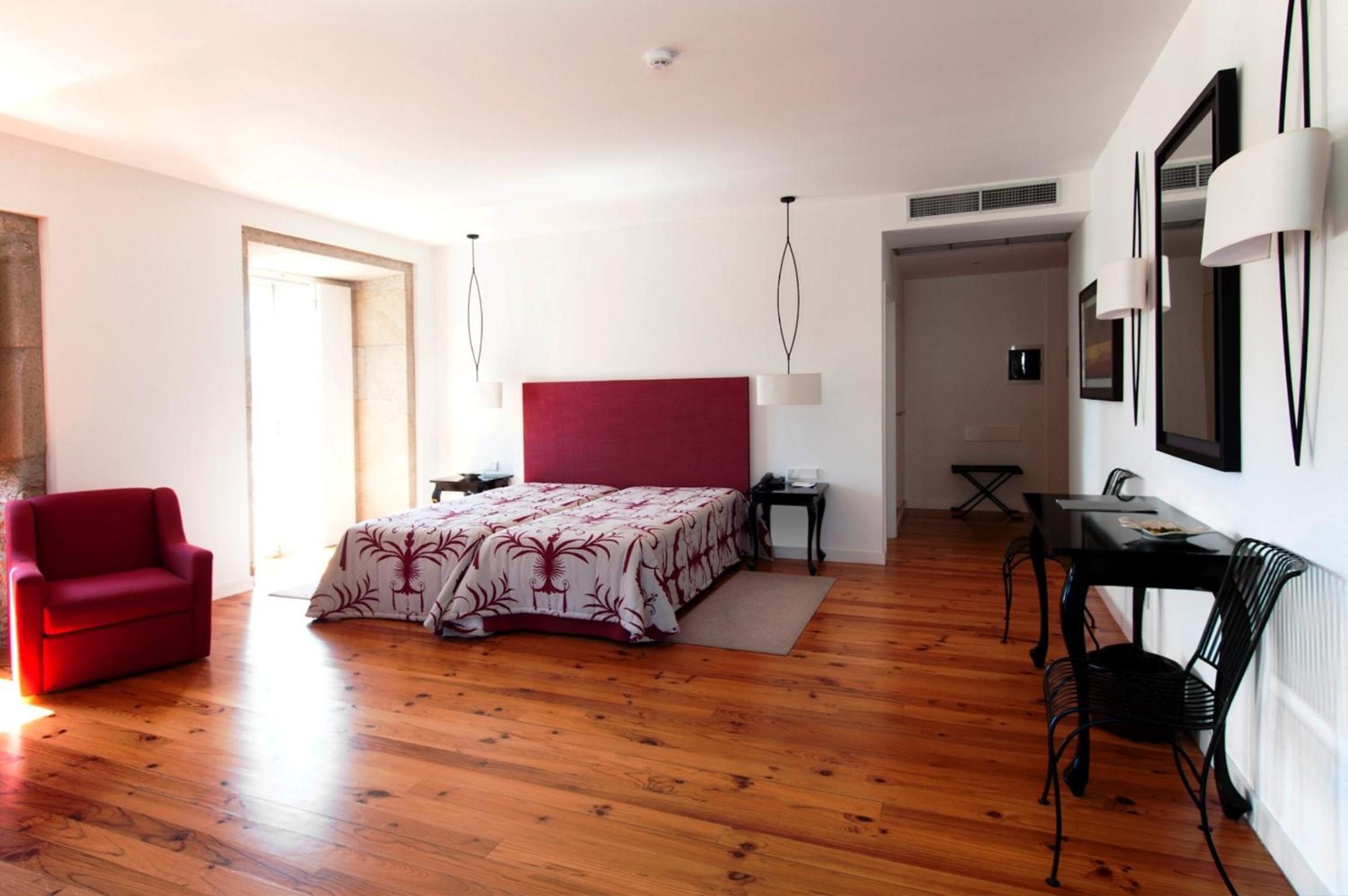 Deluxe Suite photo 2