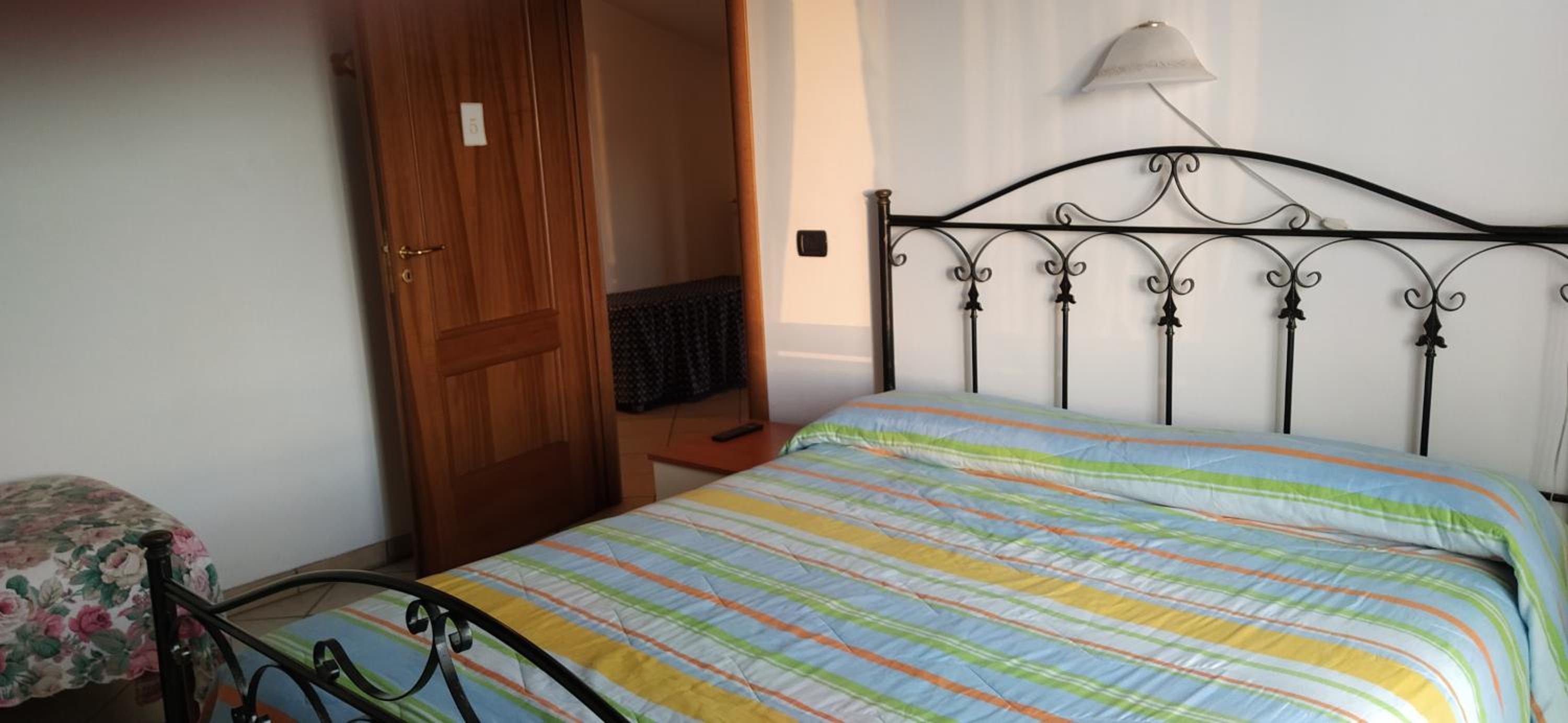 Triple Room with Private Bathroom - Photo 7