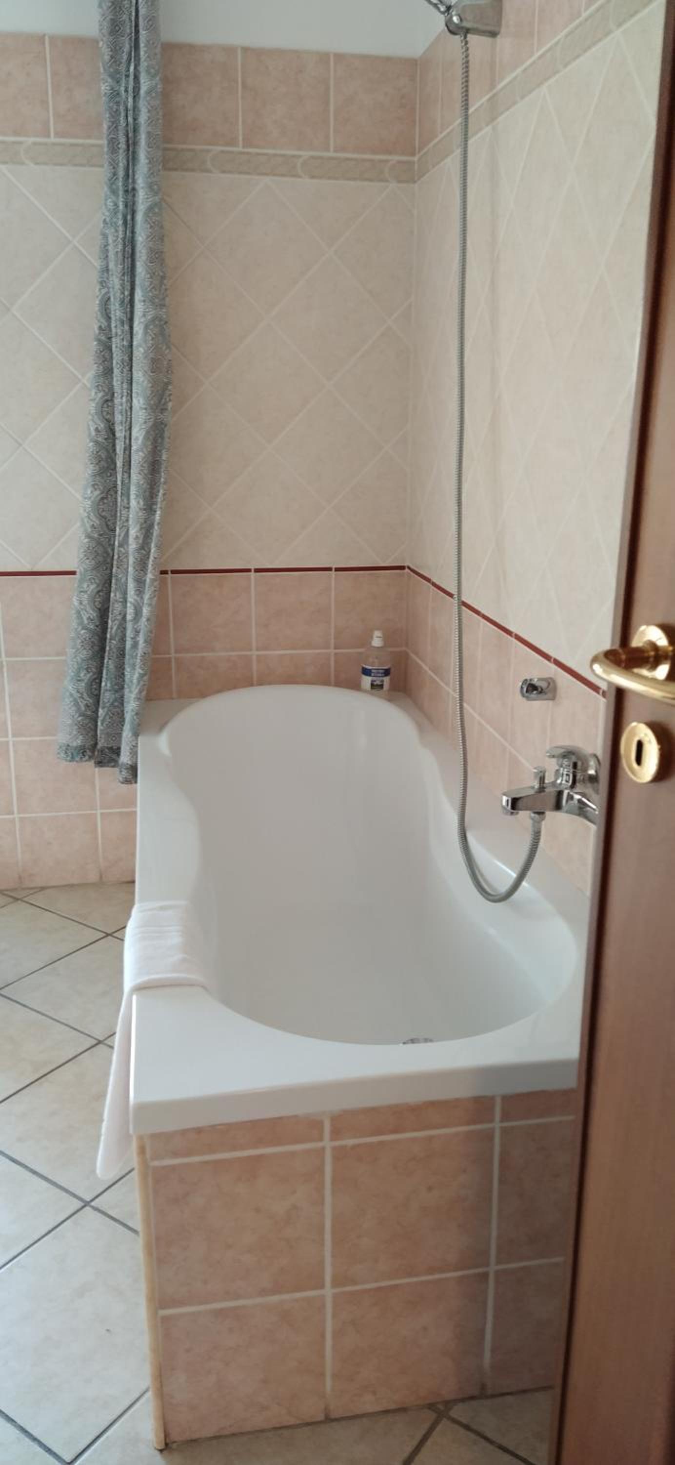 Triple Room with Private Bathroom - Photo 6