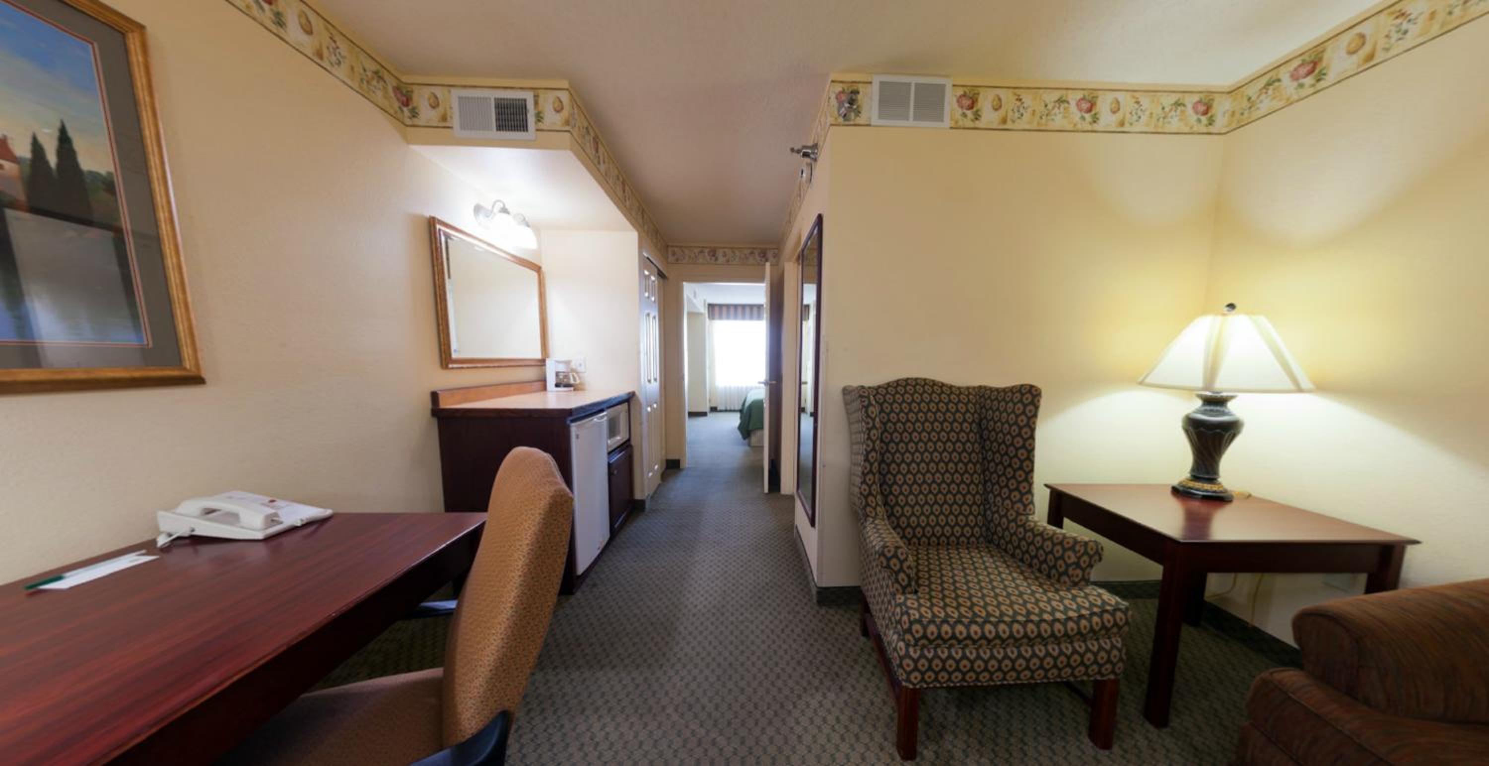 One-Bedroom King Suite - Non-Smoking - Photo 1
