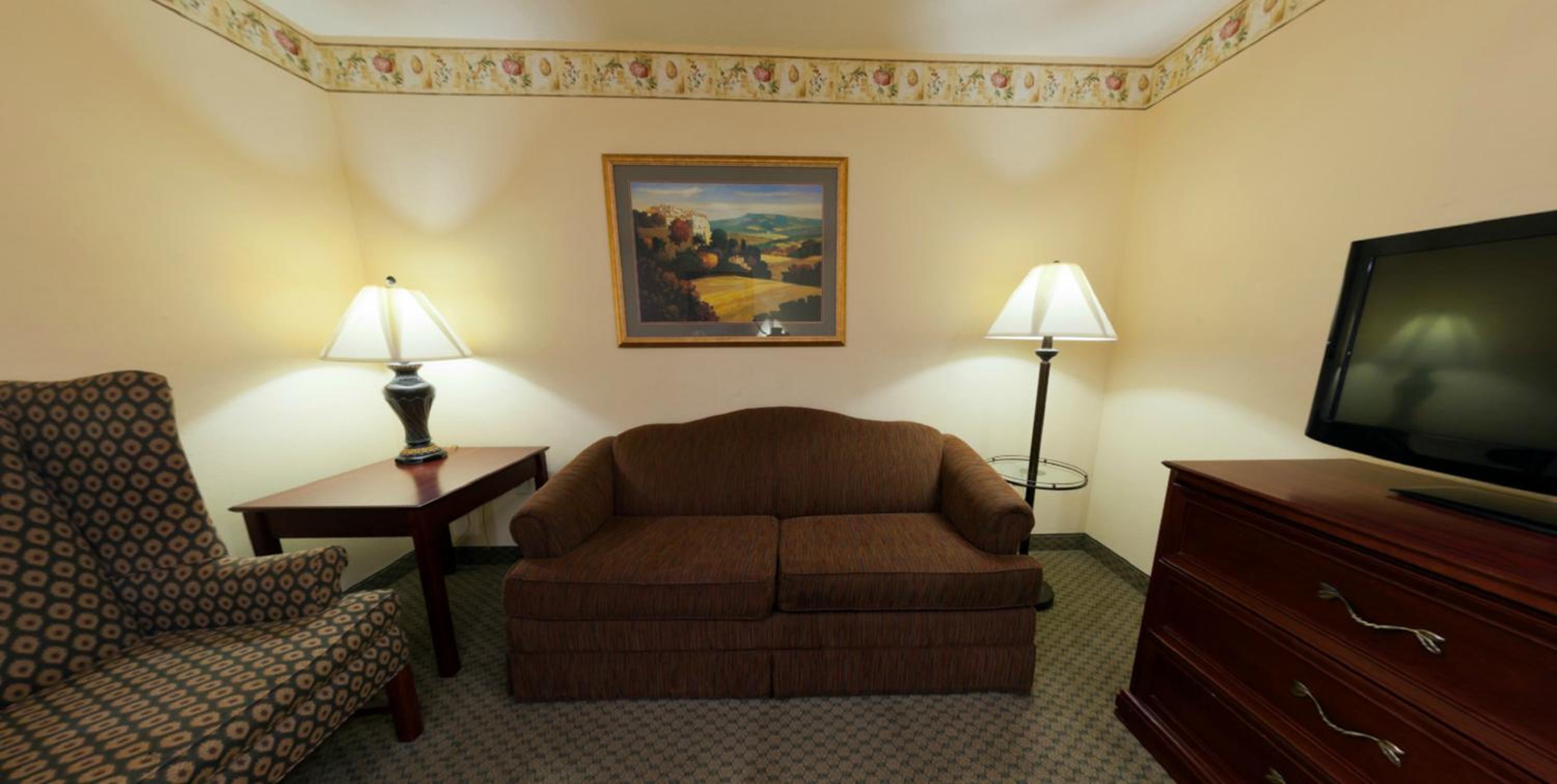 One-Bedroom King Suite - Non-Smoking - Photo 2