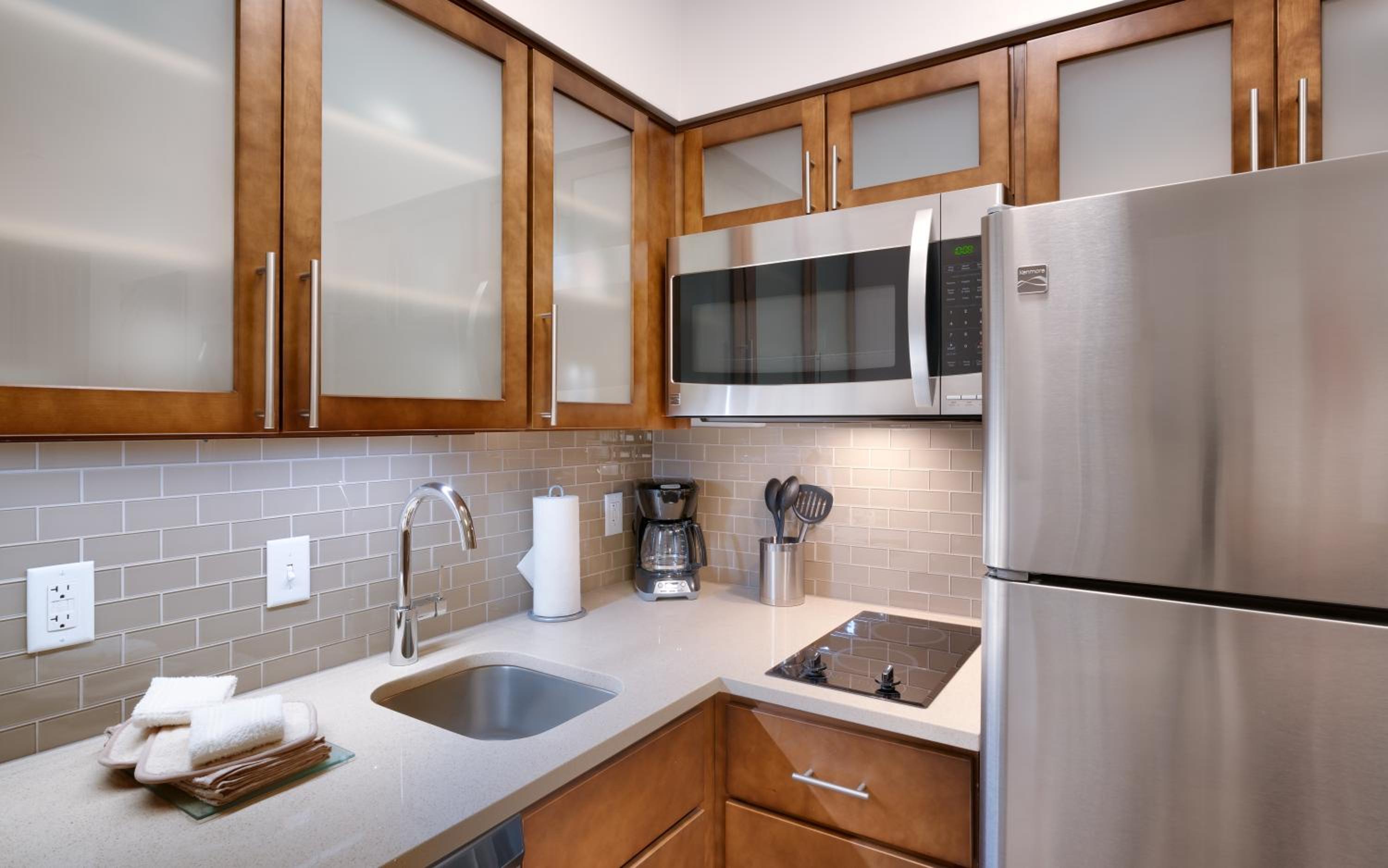 Studio Suite - Photo 2