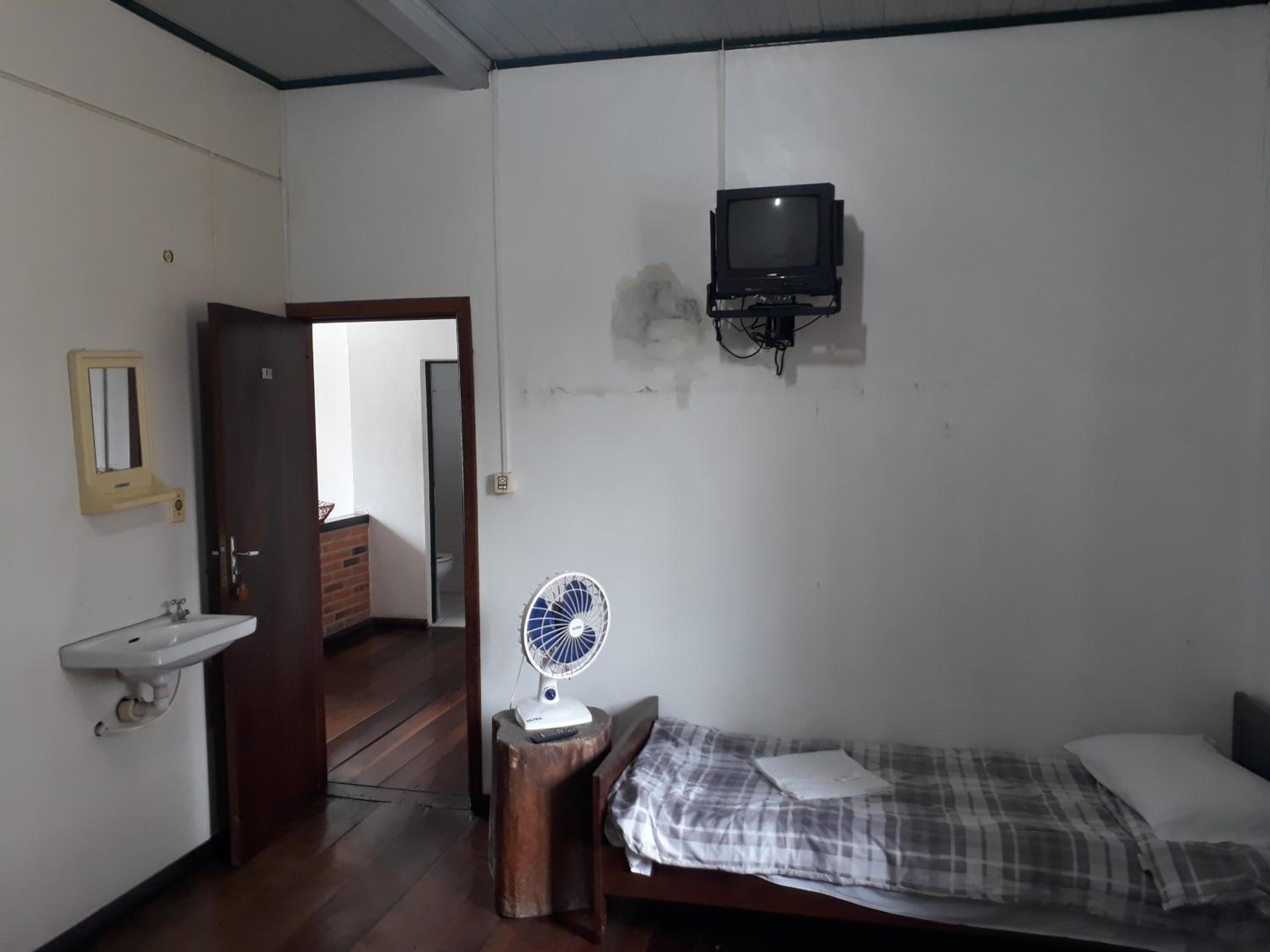 Quadruple Room With Shared Bathroom - Men Only