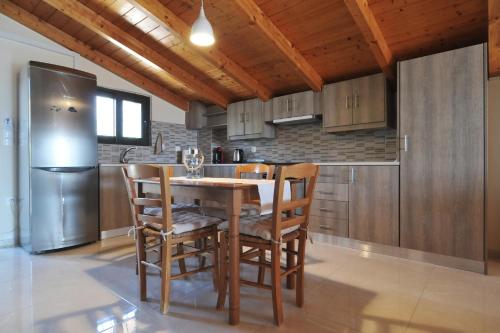 Two-Bedroom House - Photo 28