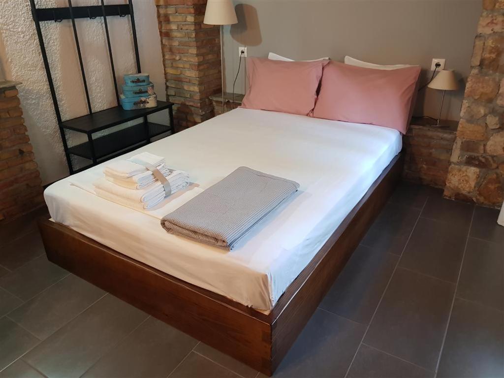 Studio Apartment - Photo 11