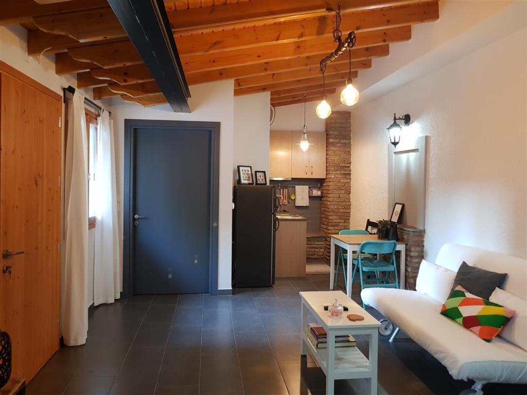 Studio Apartment - Photo 10