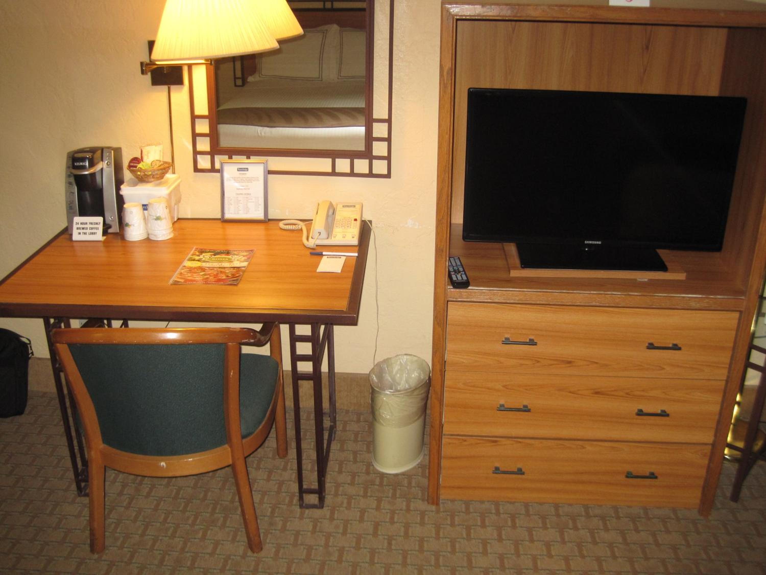 King Room - Non-Smoking photo 2