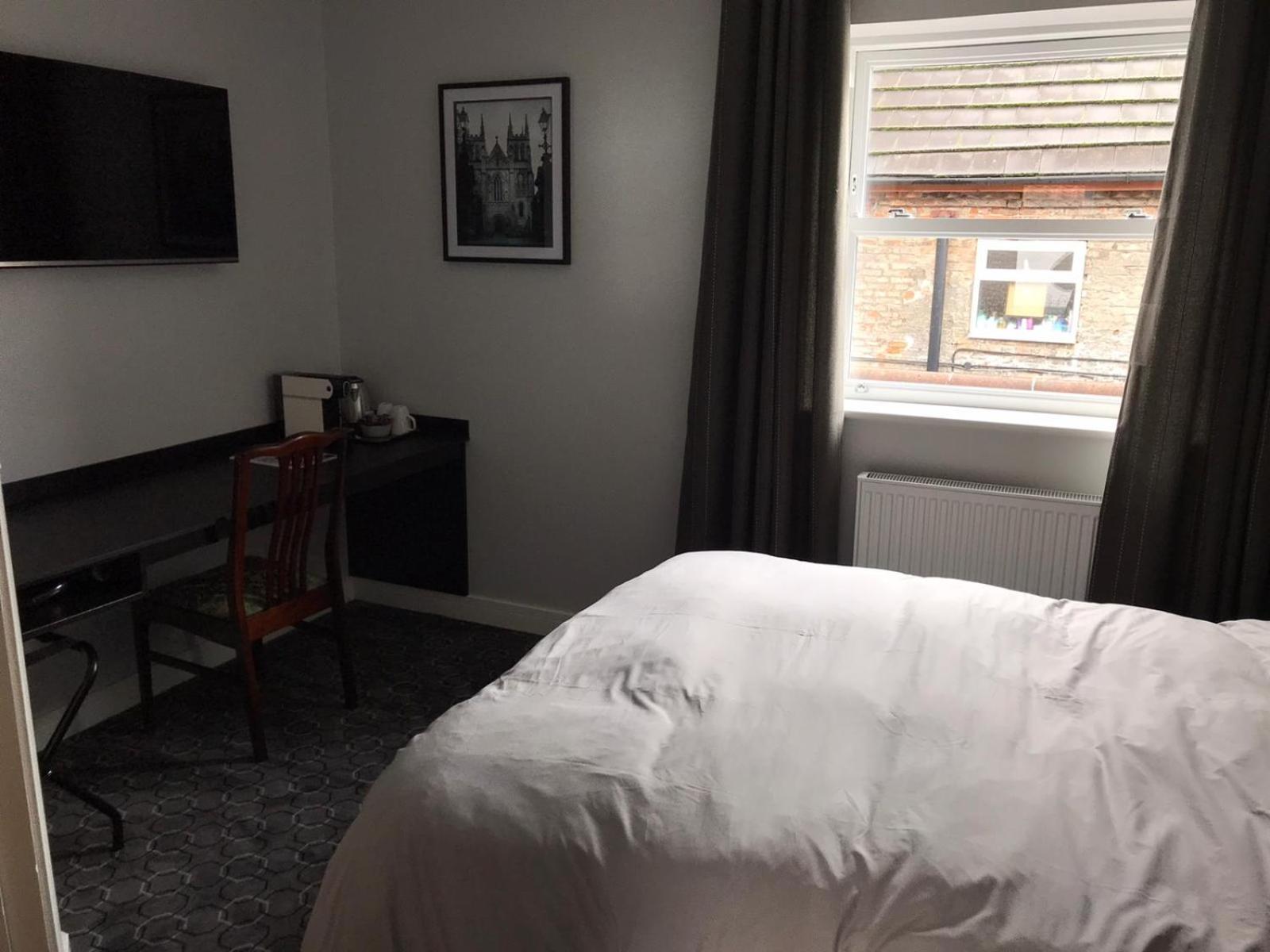 Standard Double Room - Photo 5