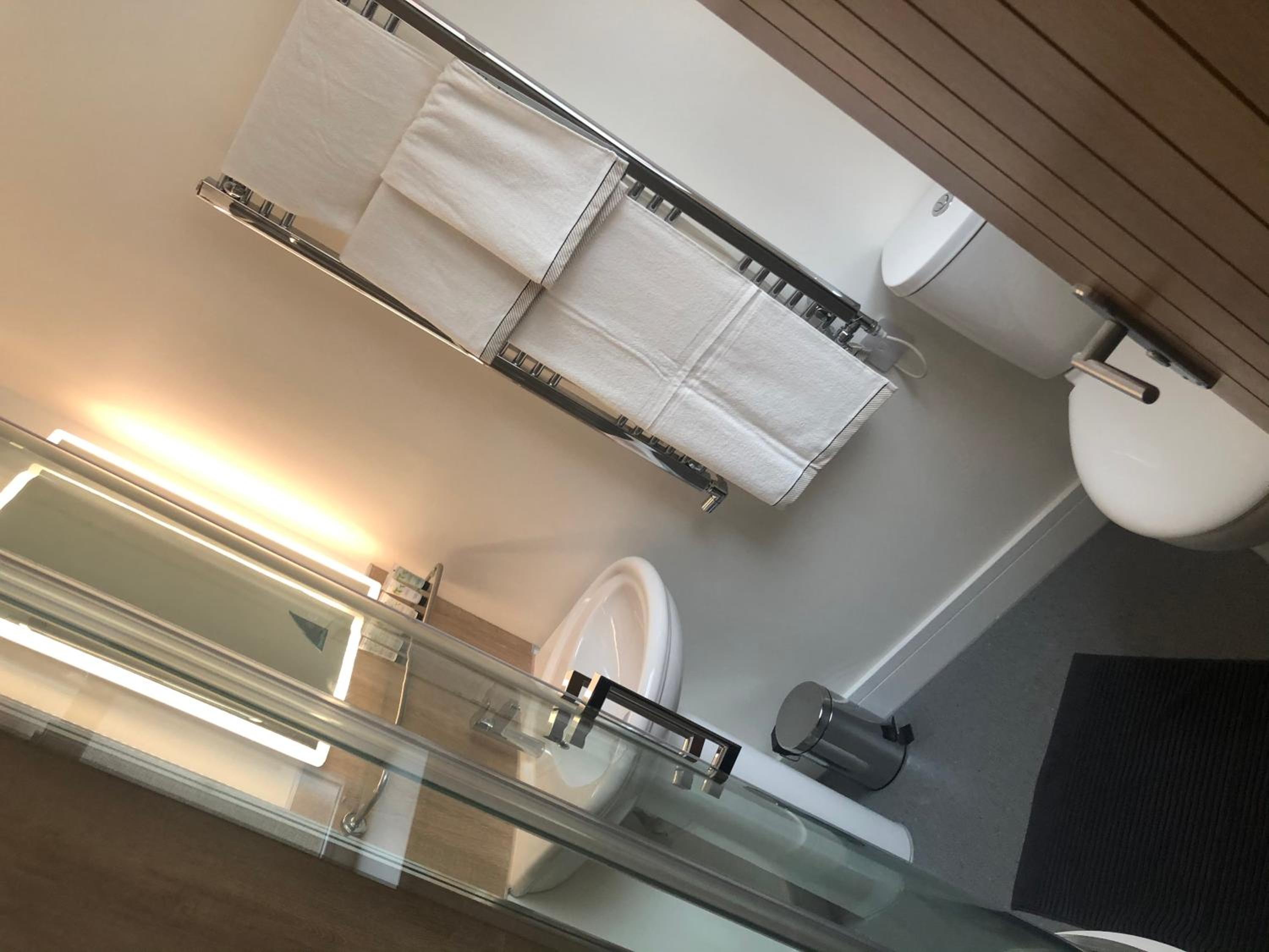 Standard Double Room - Photo 7