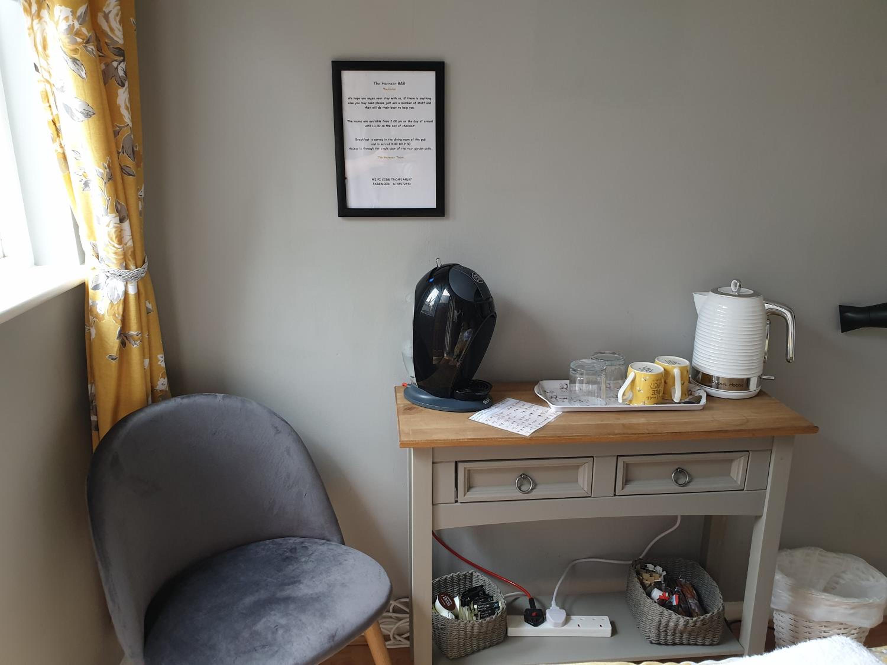 Standard Double Room - Photo 4