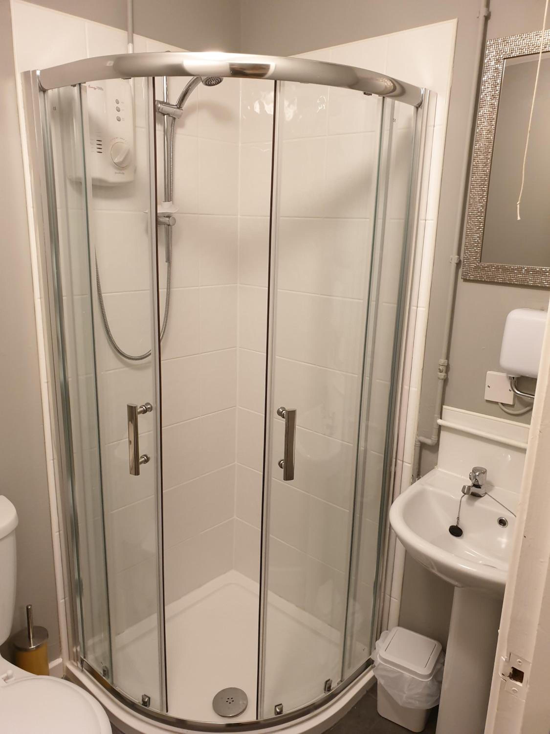 Standard Double Room - Photo 3