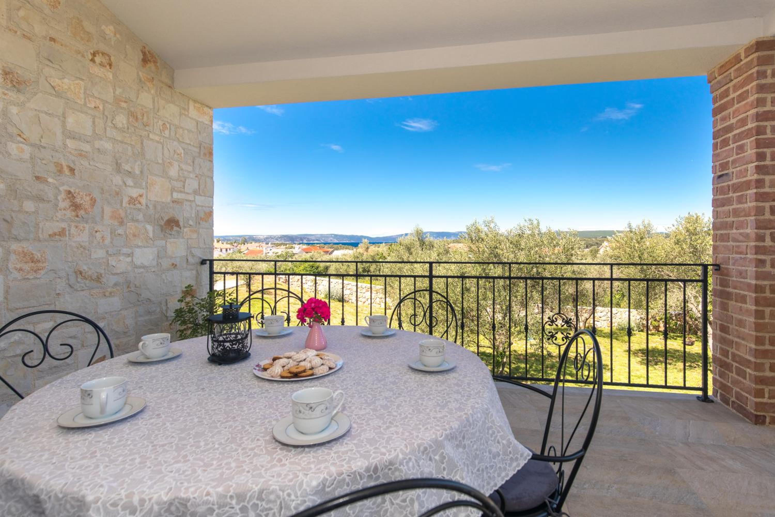 Three-Bedroom Villa photo 2