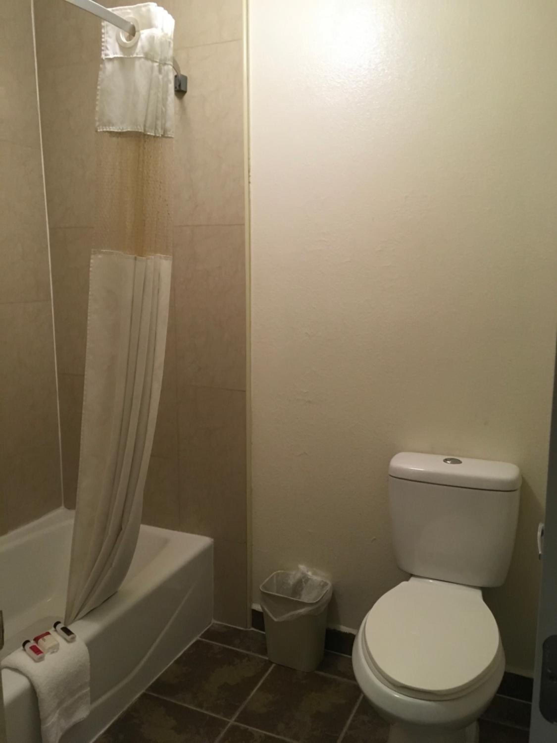 King Room - Non-Smoking - Photo 8