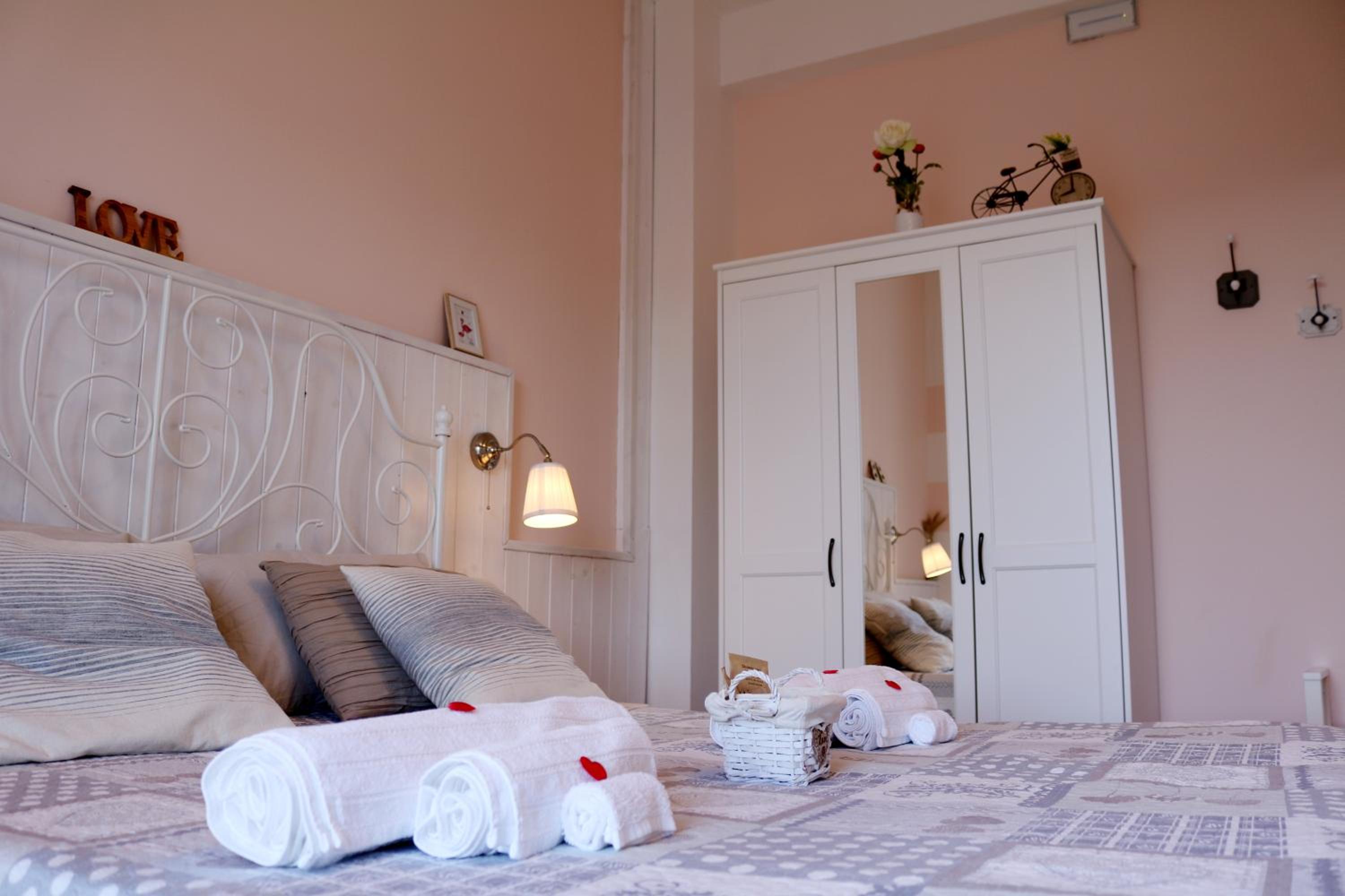 Deluxe Double Room with Balcony and Sea View - Photo 5