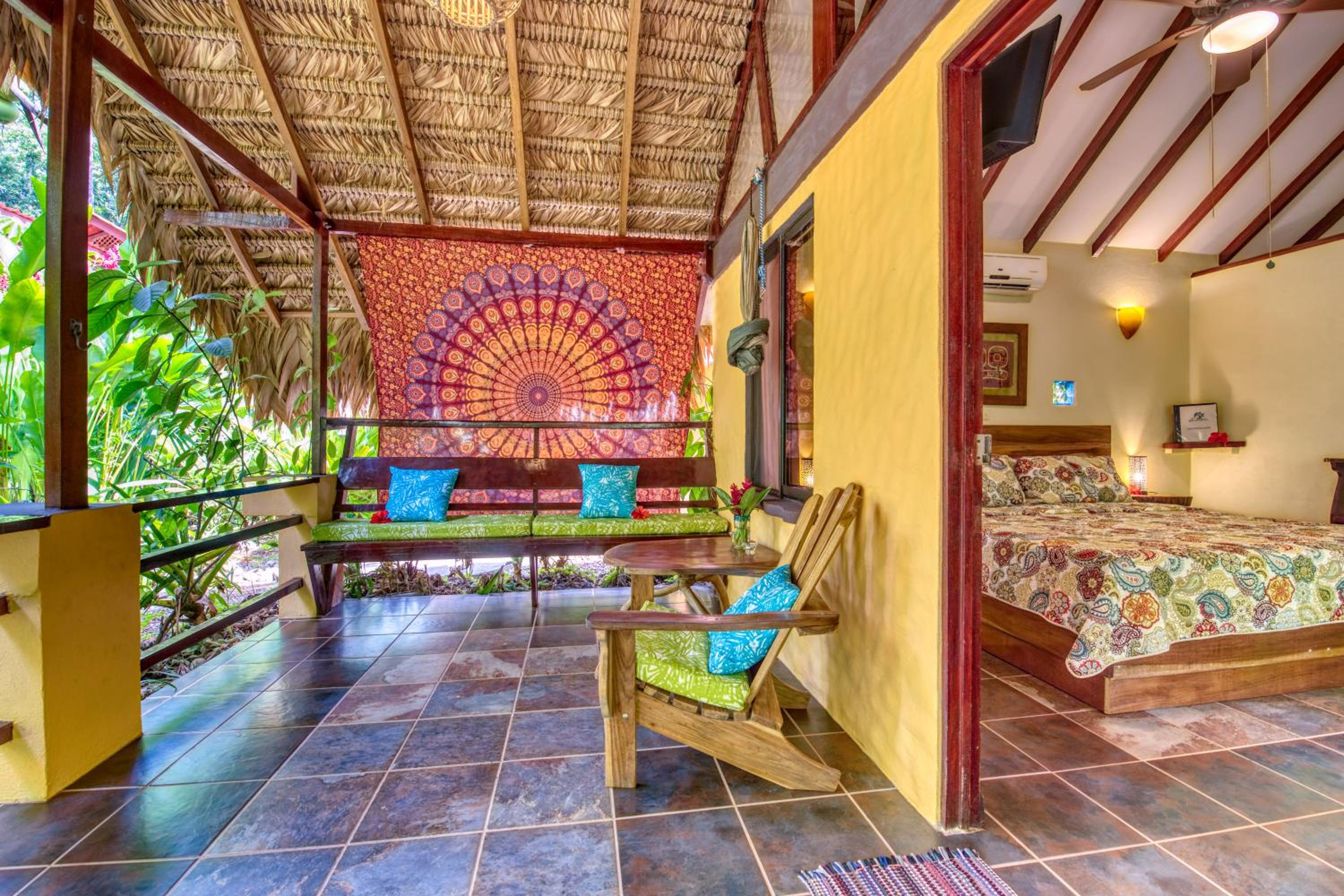 Deluxe Bungalow with Garden View - Photo 3