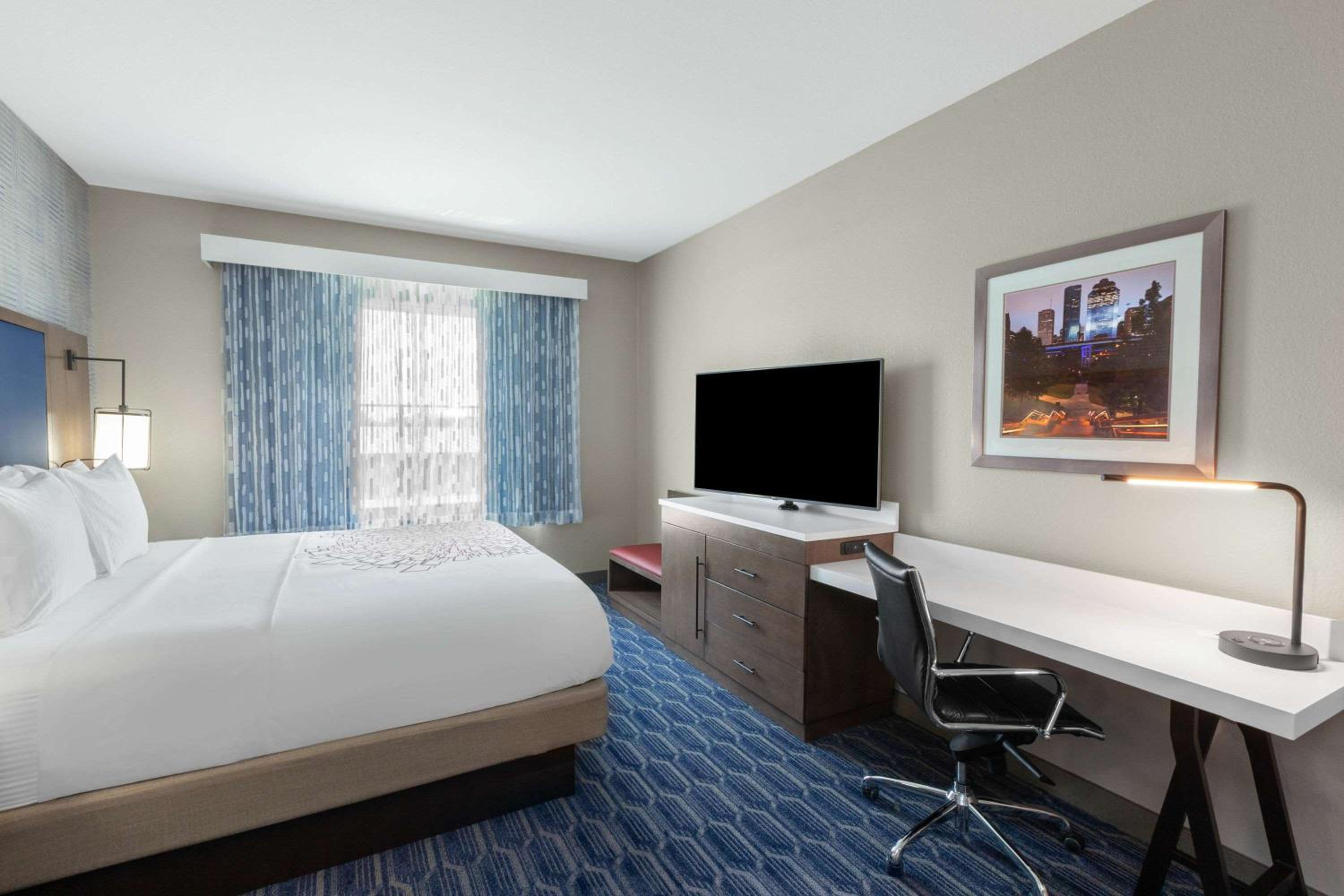 Standard King Room - Photo 2