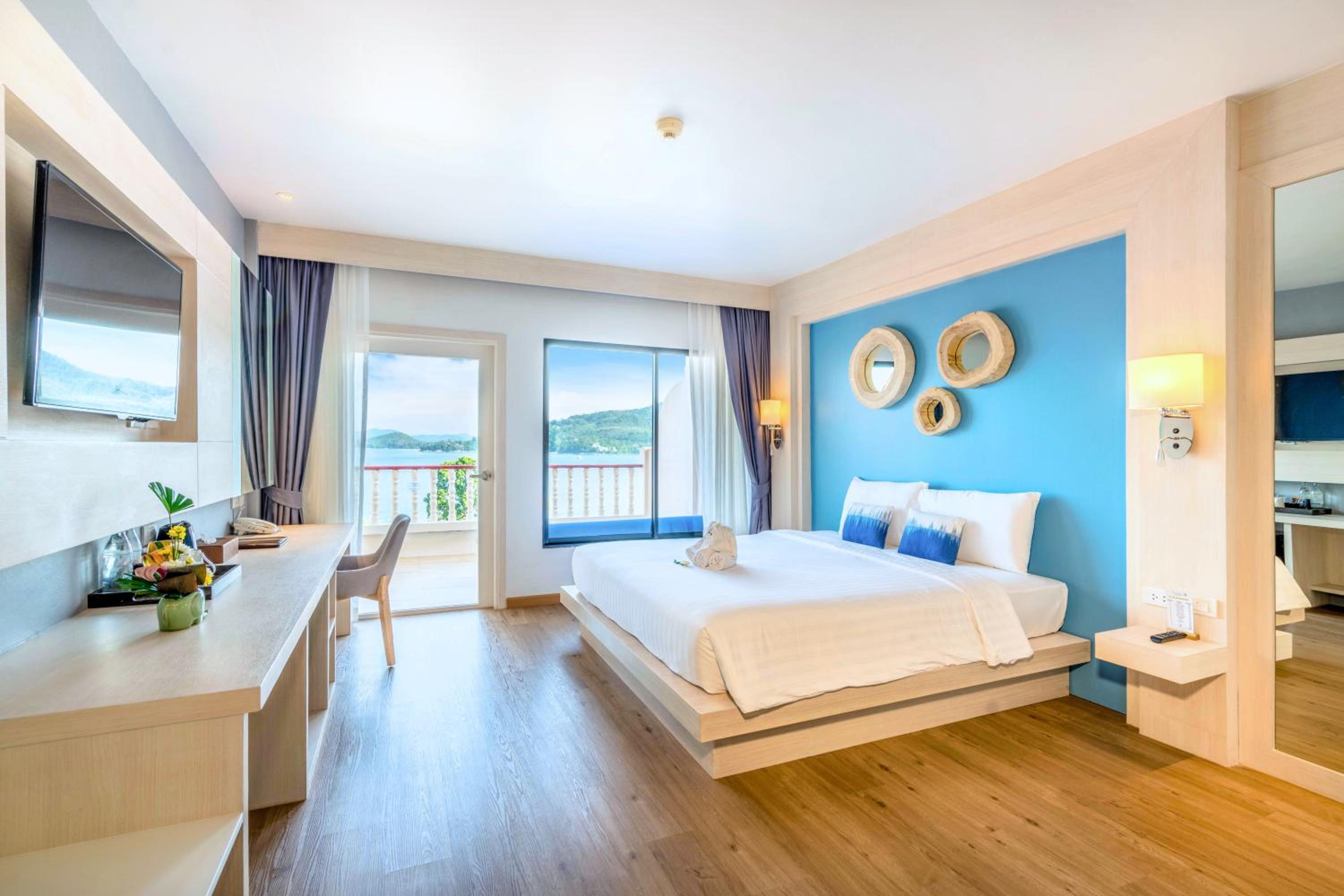 Premier Ocean with Large Balcony - Photo 1