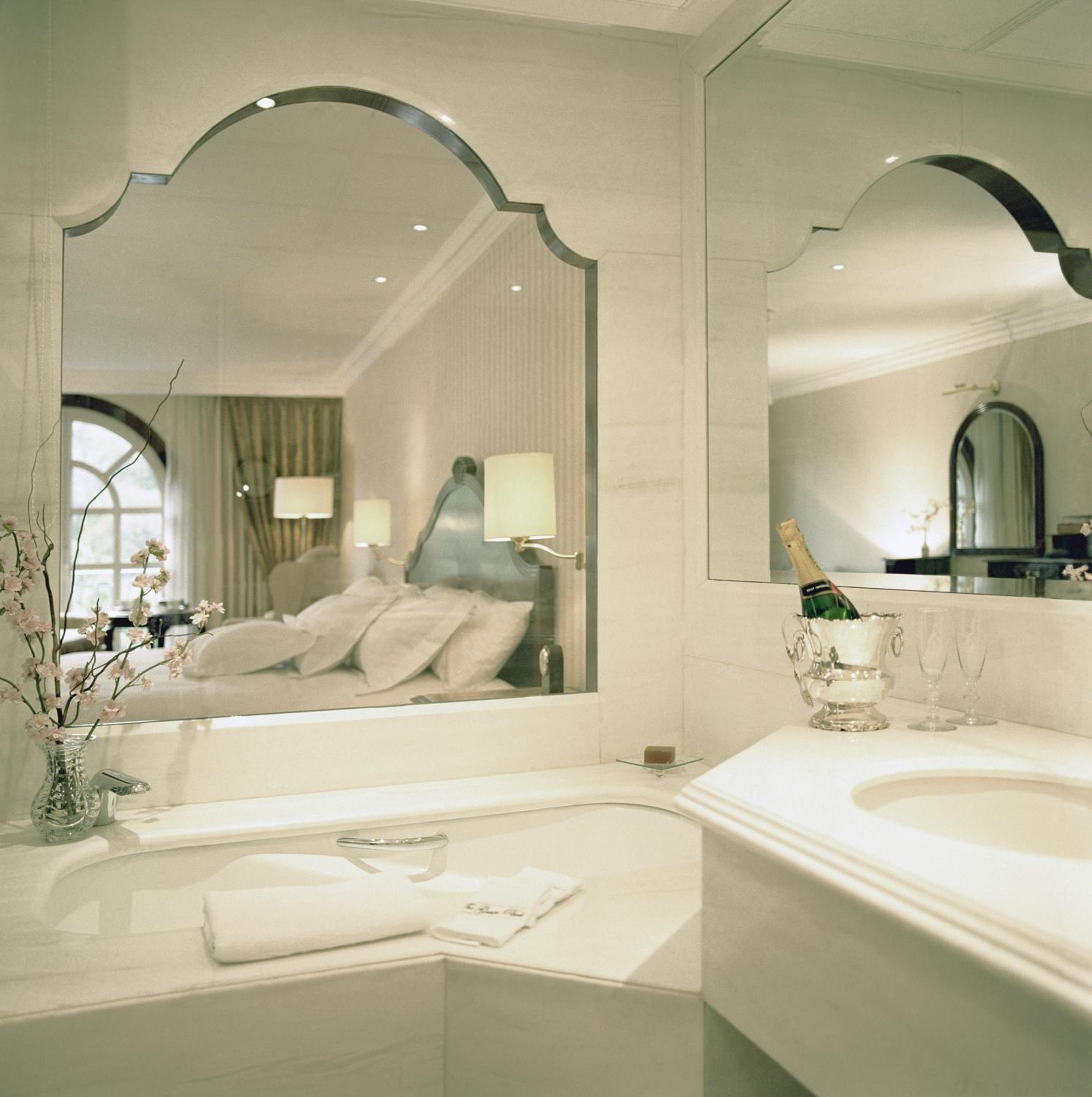 Deluxe Suite with Park Views photo 3