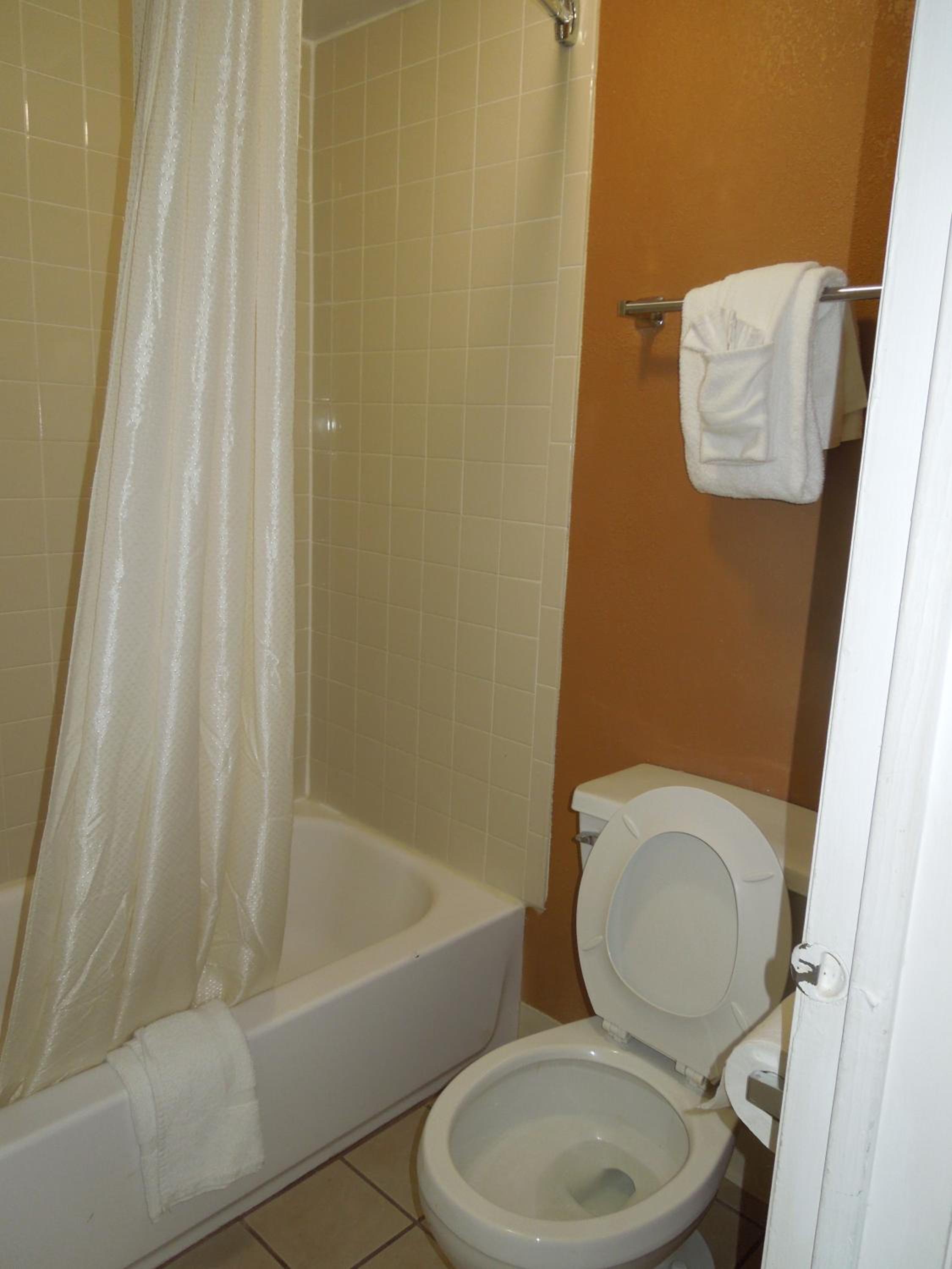Double Room with Two Double Beds - Smoking - Photo 5