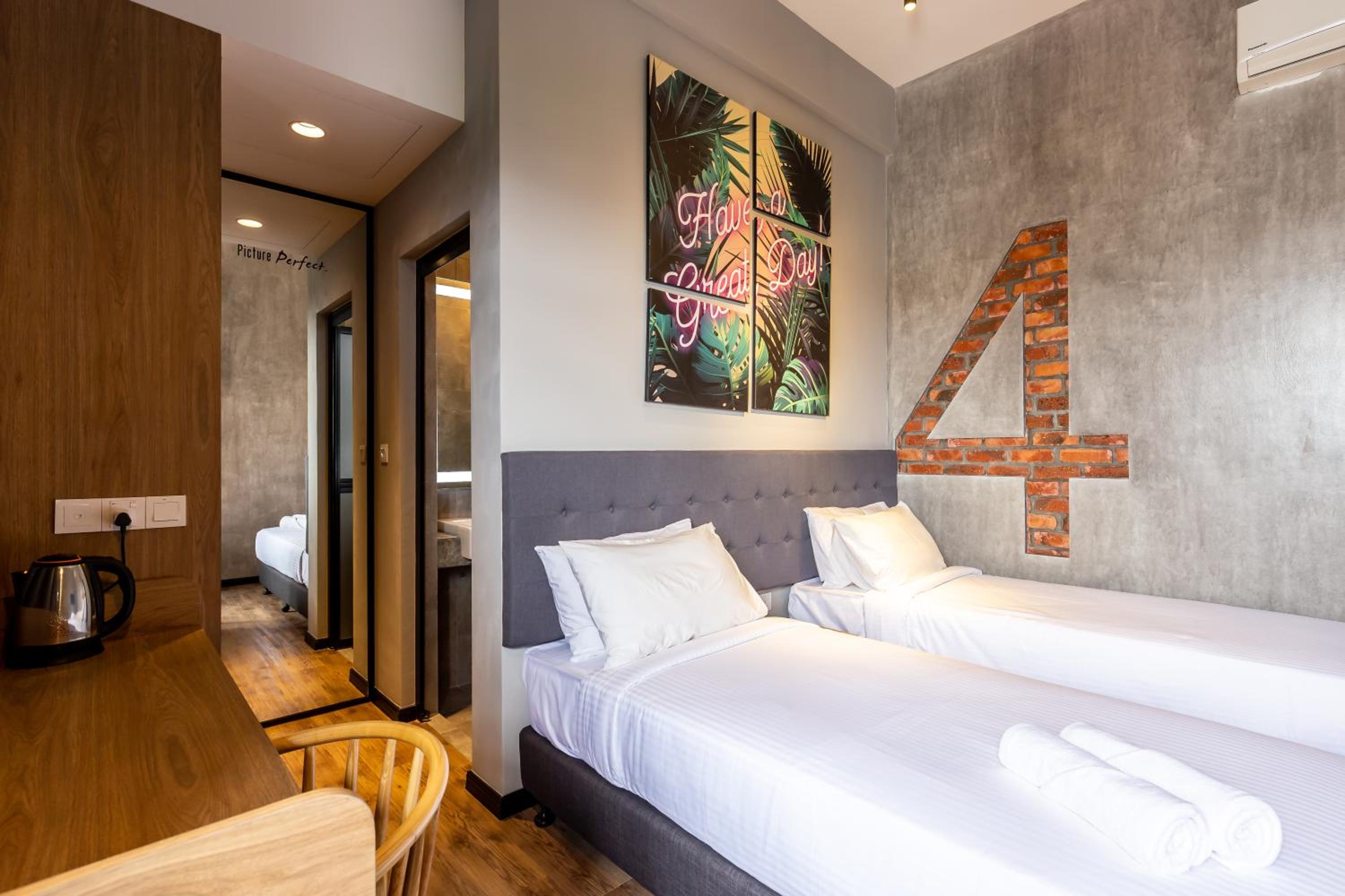 Standard Twin Room - Photo 3