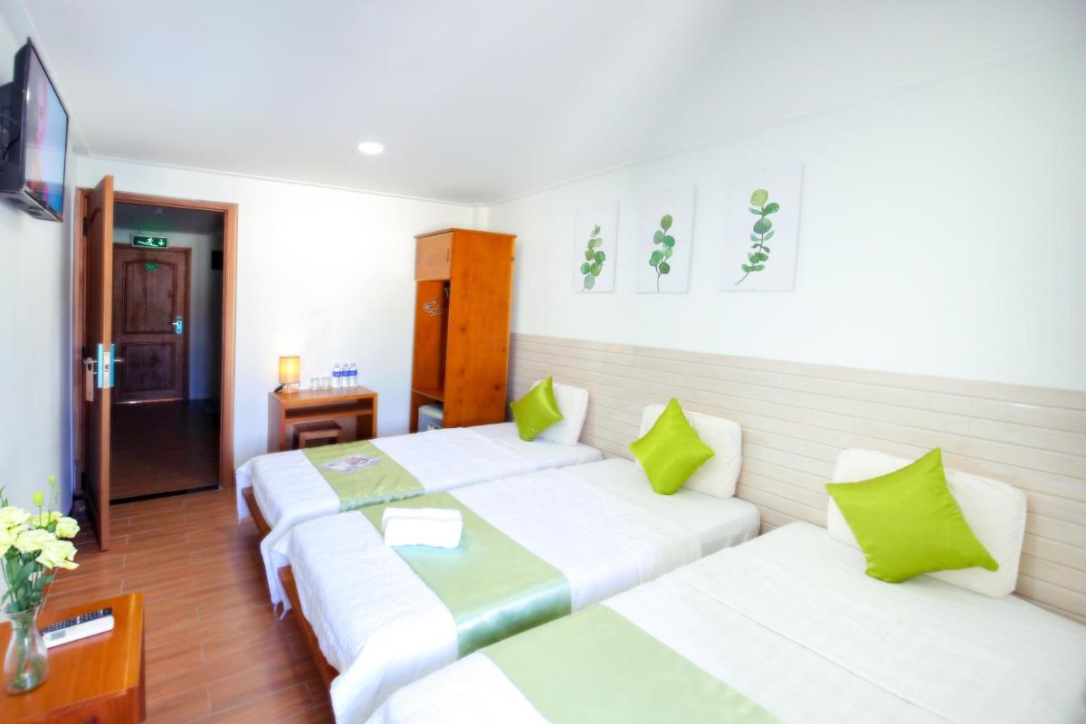 Superior Triple Room with City View