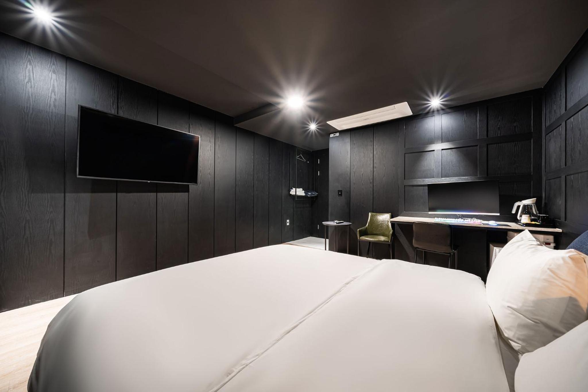 Standard Double Room - Photo 3