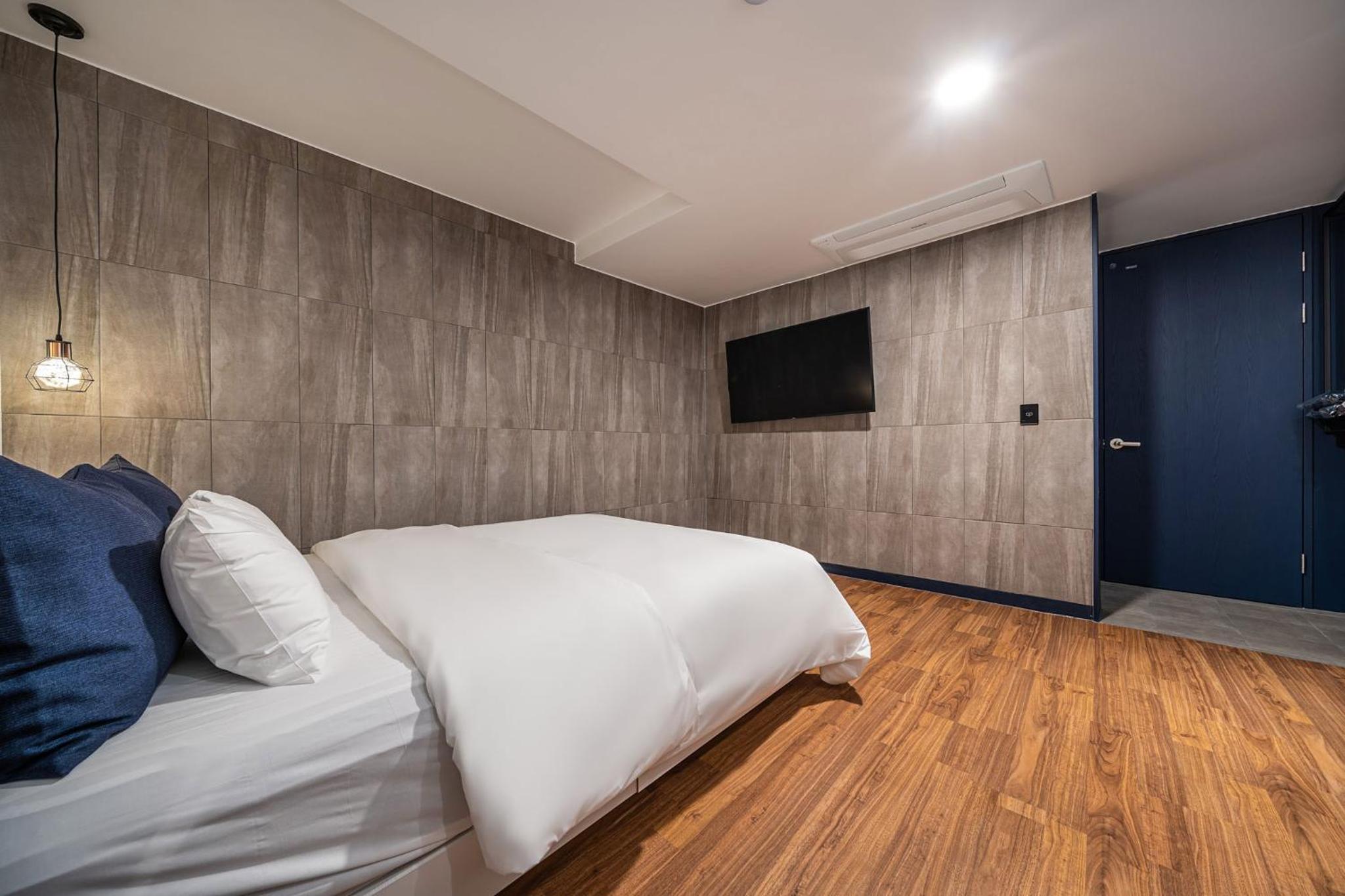 Deluxe Double Room - Photo 7