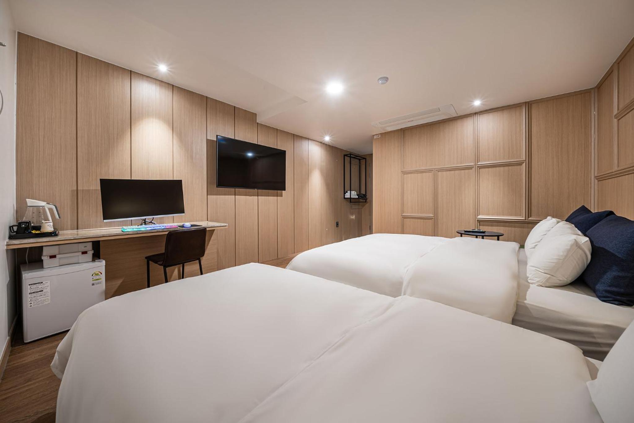 Deluxe Double or Twin Room - Photo 4